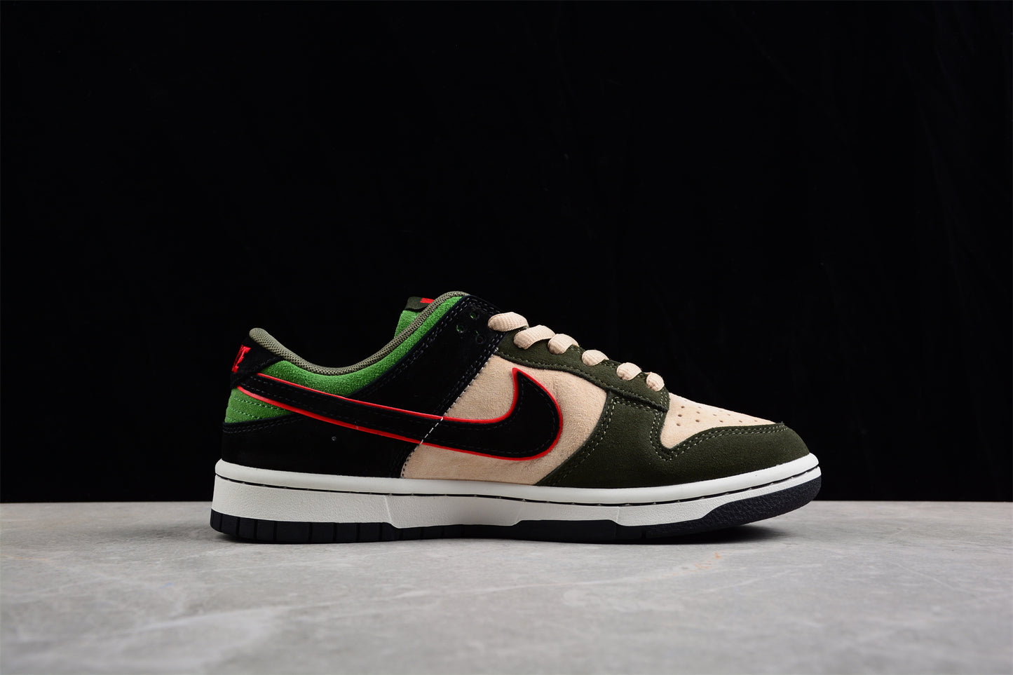 Otomo Katsuhiro x Nike SB Dunk Low "Steamboy OST" Green