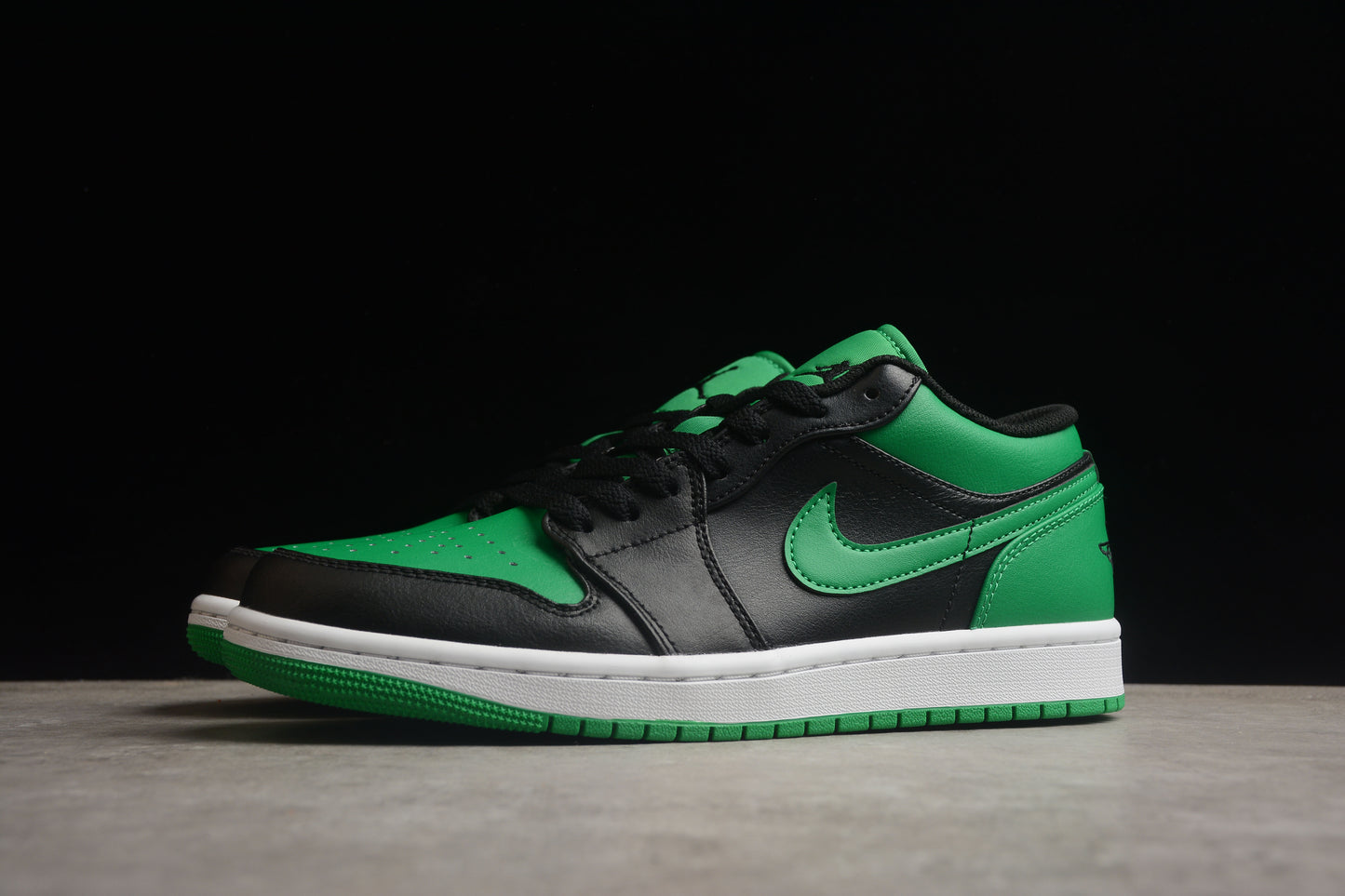 Air Jordan 1 Low ‘Black Lucky Green’