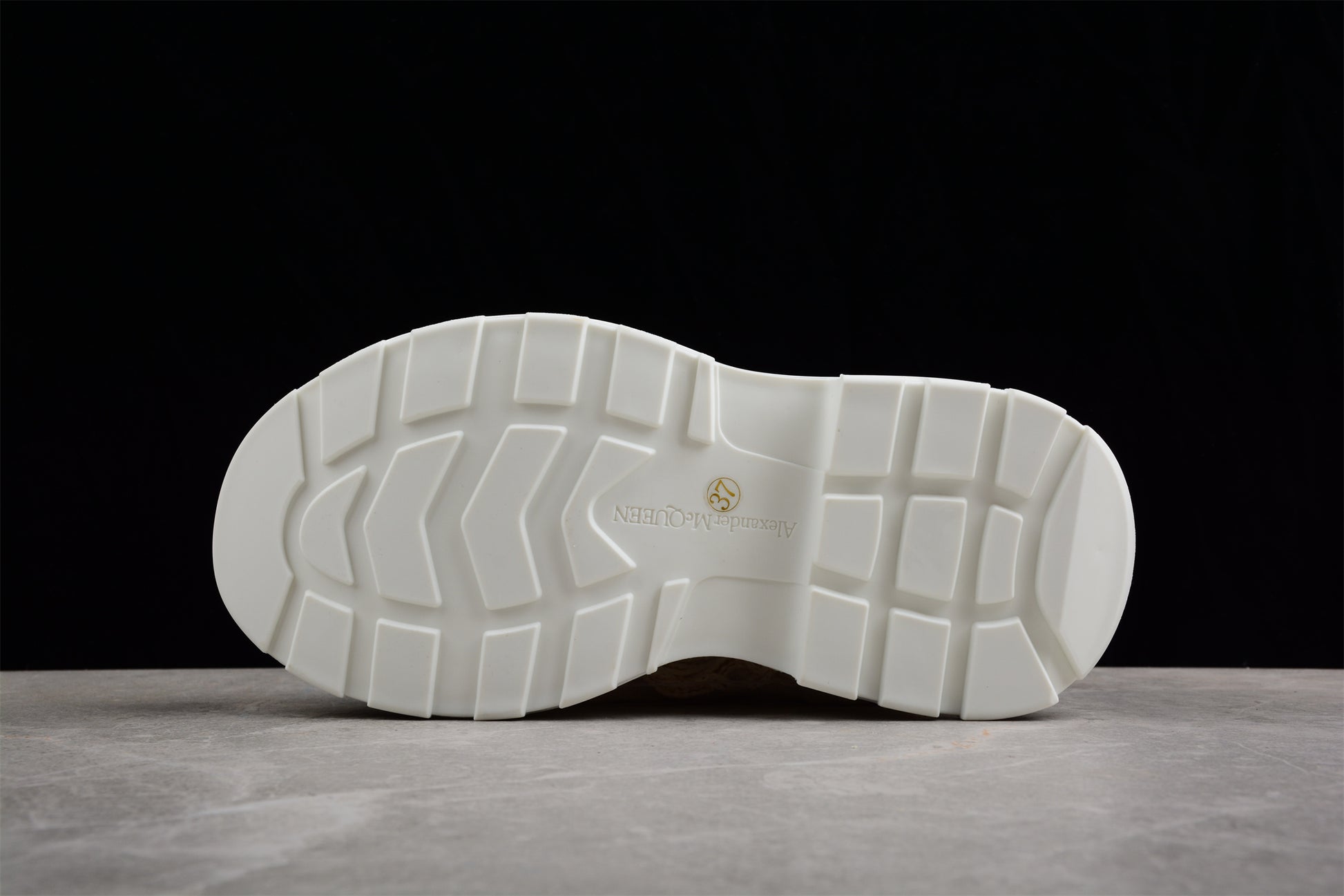 Alexander McQueen Tread Slick Low Lace-Up – Canvas Graffiti Black/White - Best Reps Website 2025