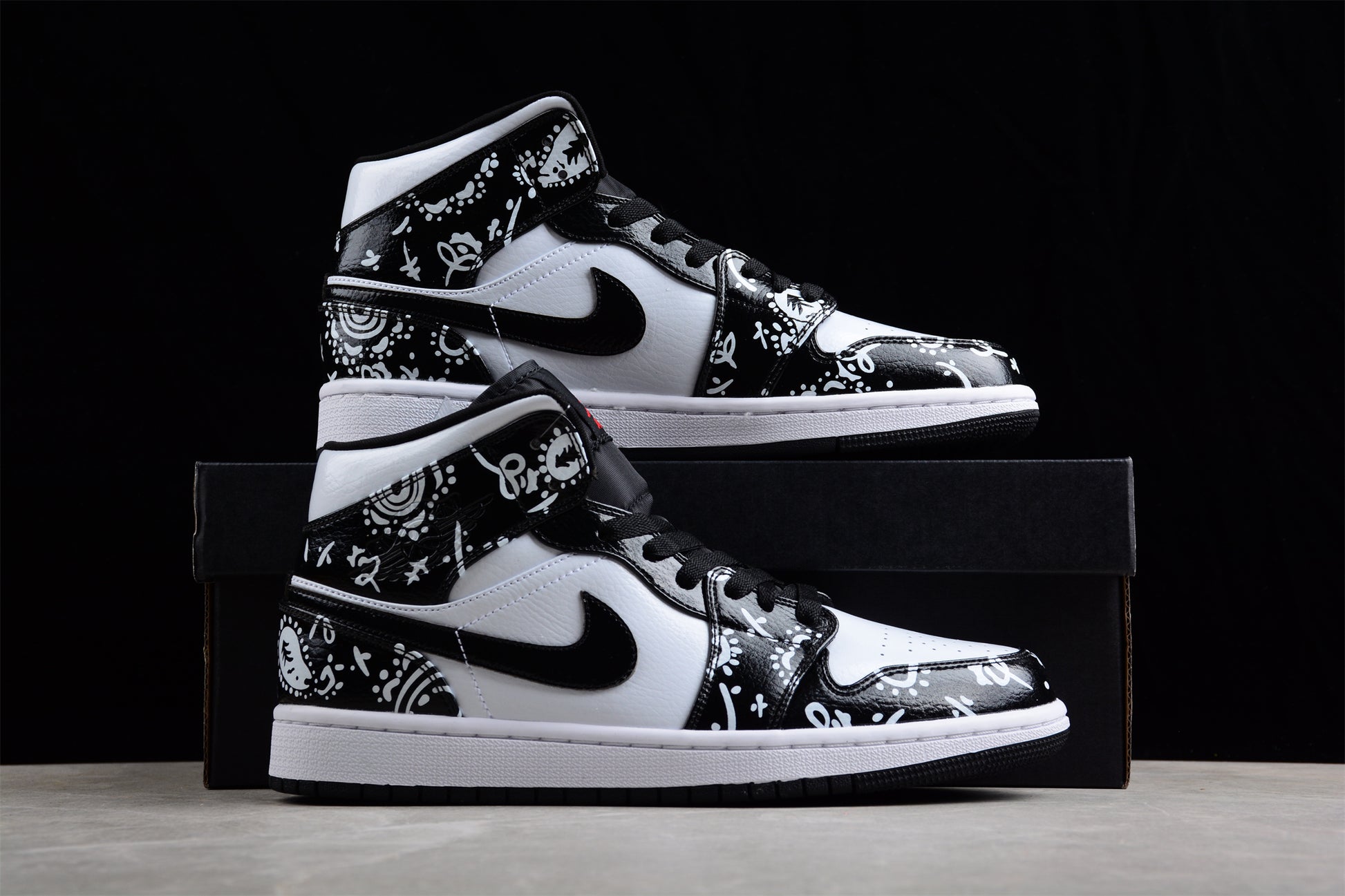 Air Jordan 1 Mid "Monochrome Splatter" Black/White - Best Reps Website 2025