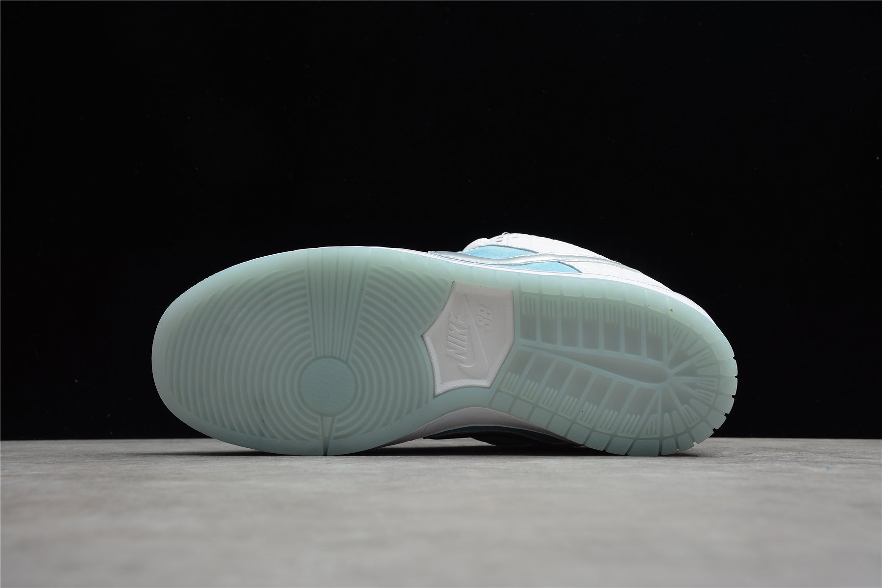 Nike SB Dunk Low FTC "Lagoon Pulse"
