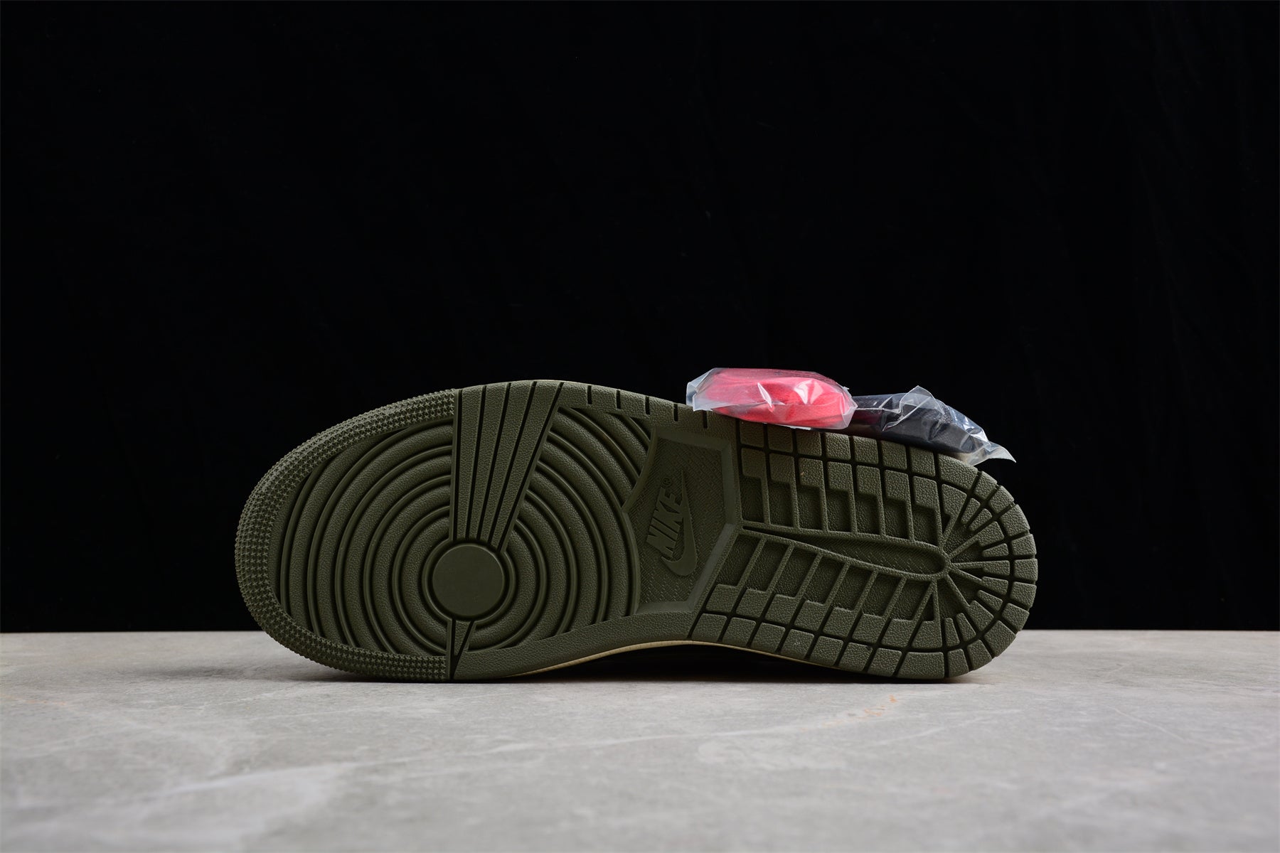 Nike Air Jordan 1 Low x Travis Scott "Olive"