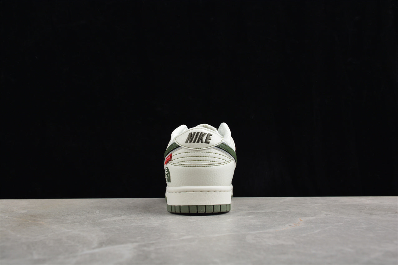 SB Dunk Low Supreme x The North Face White Green