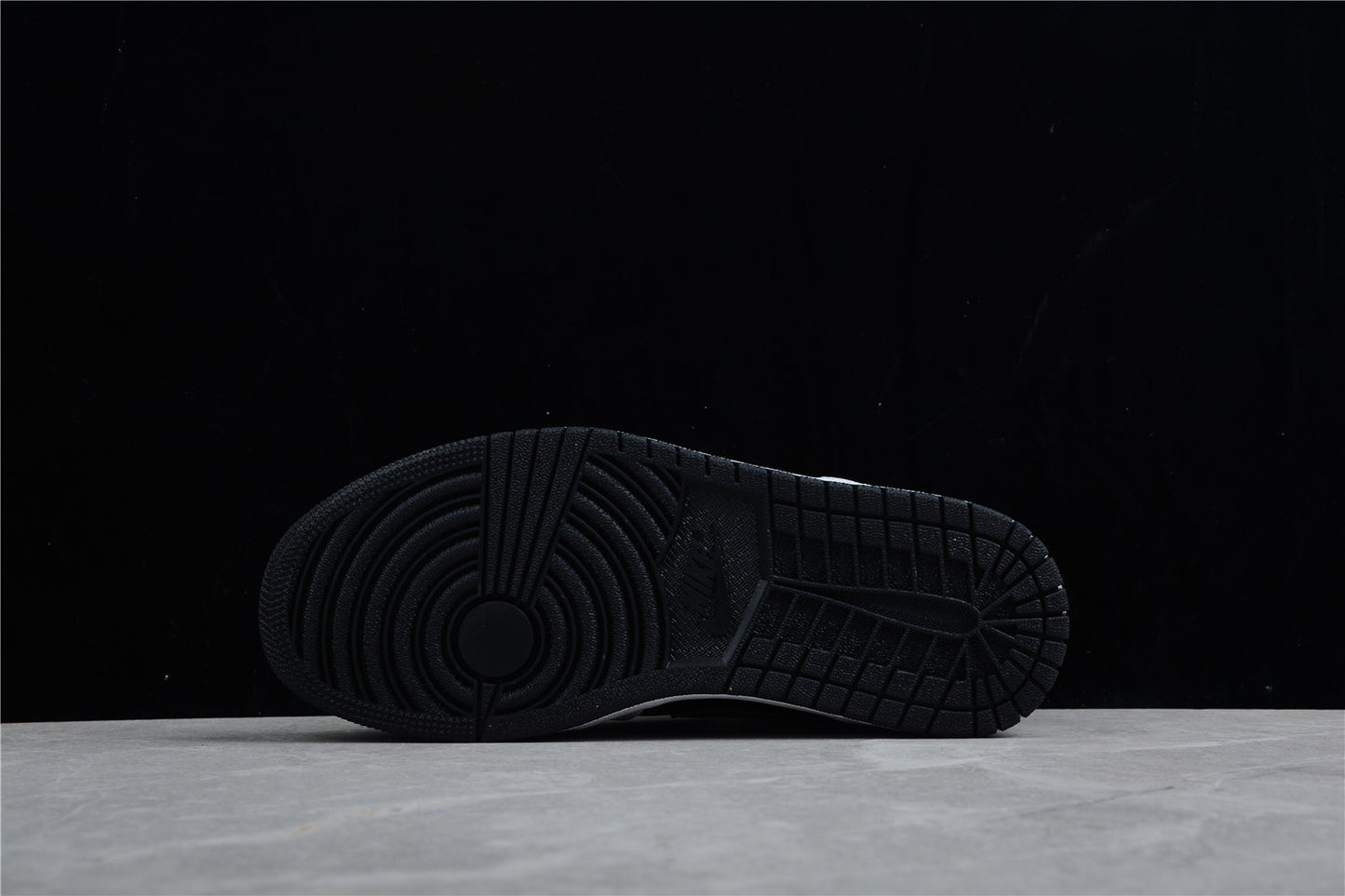 Nike Air Jordan 1 Mid GS White Gold Black