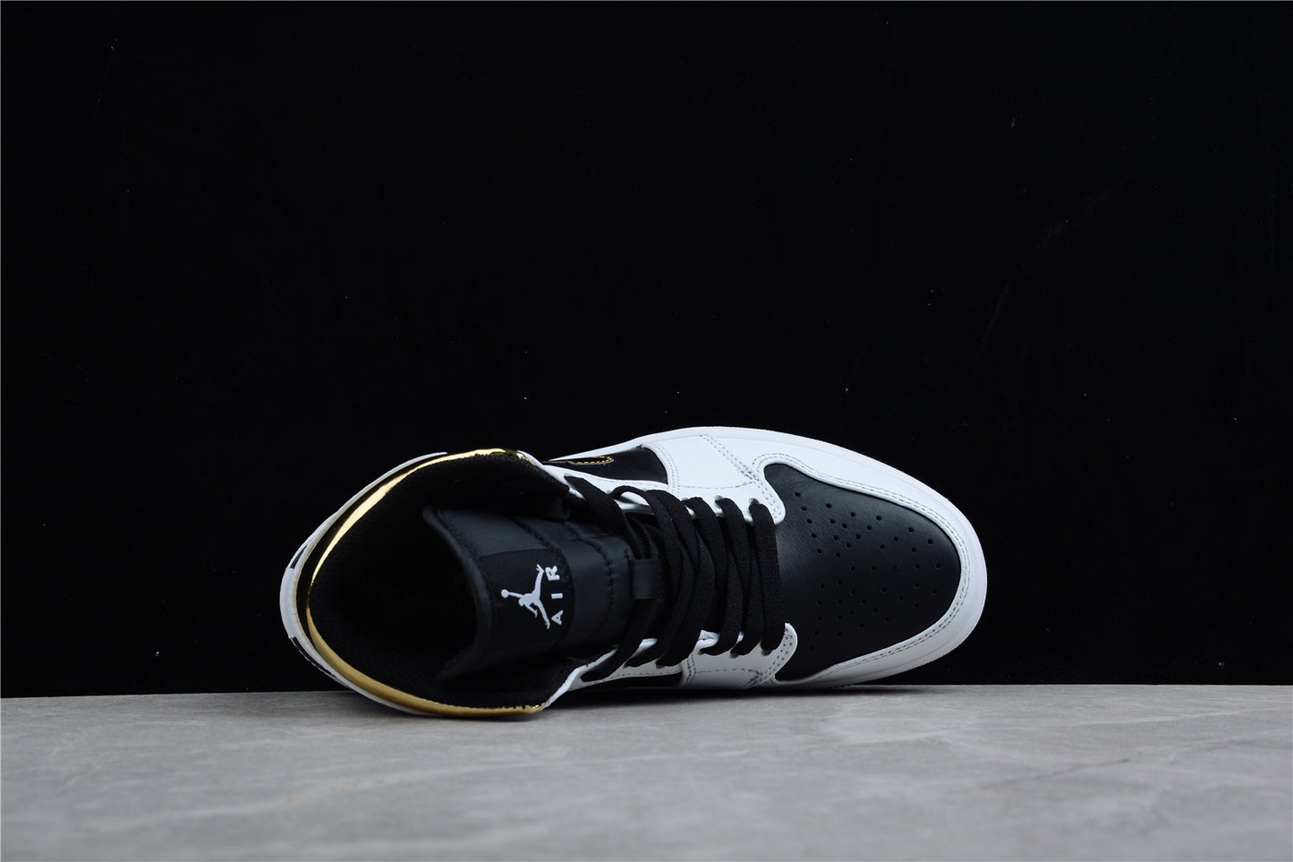 Nike Air Jordan 1 Mid GS White Gold Black