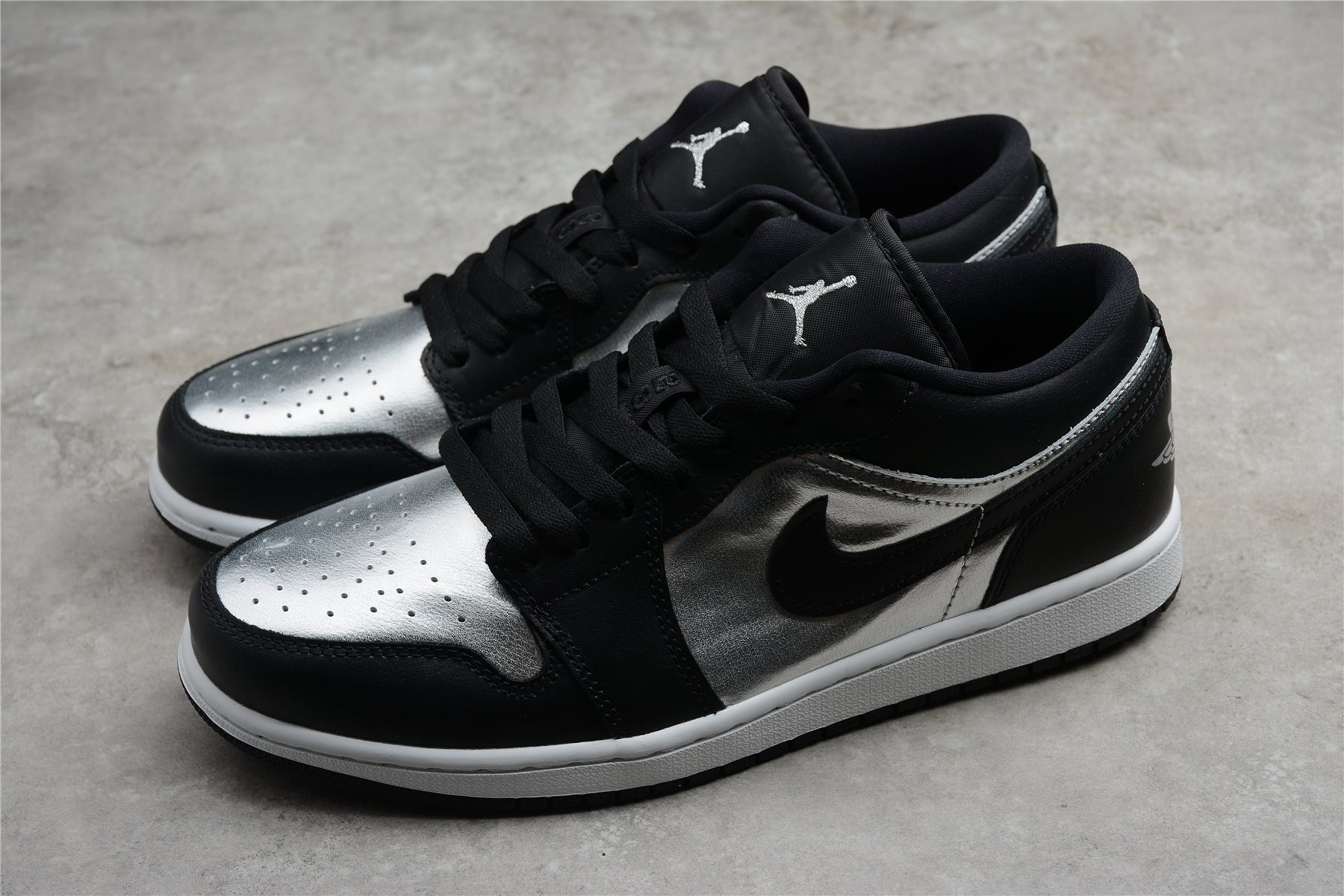 Women’s Air Jordan 1 Low SE “Silver Toe” - Best Reps Website 2025