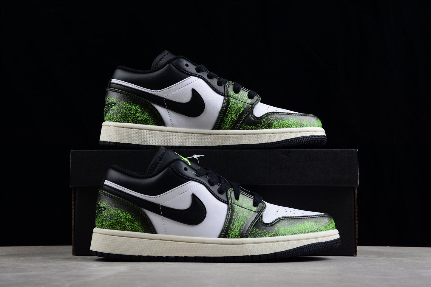 Nike Air Jordan 1 Low SE GS Black/Green DO8244-003