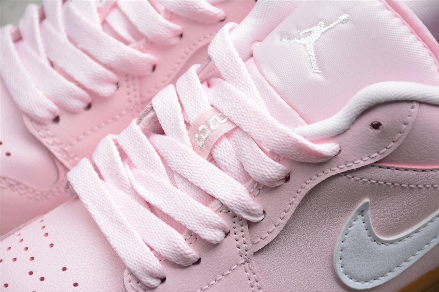 Nike Air Jordan 1 Low "Pink Gum"