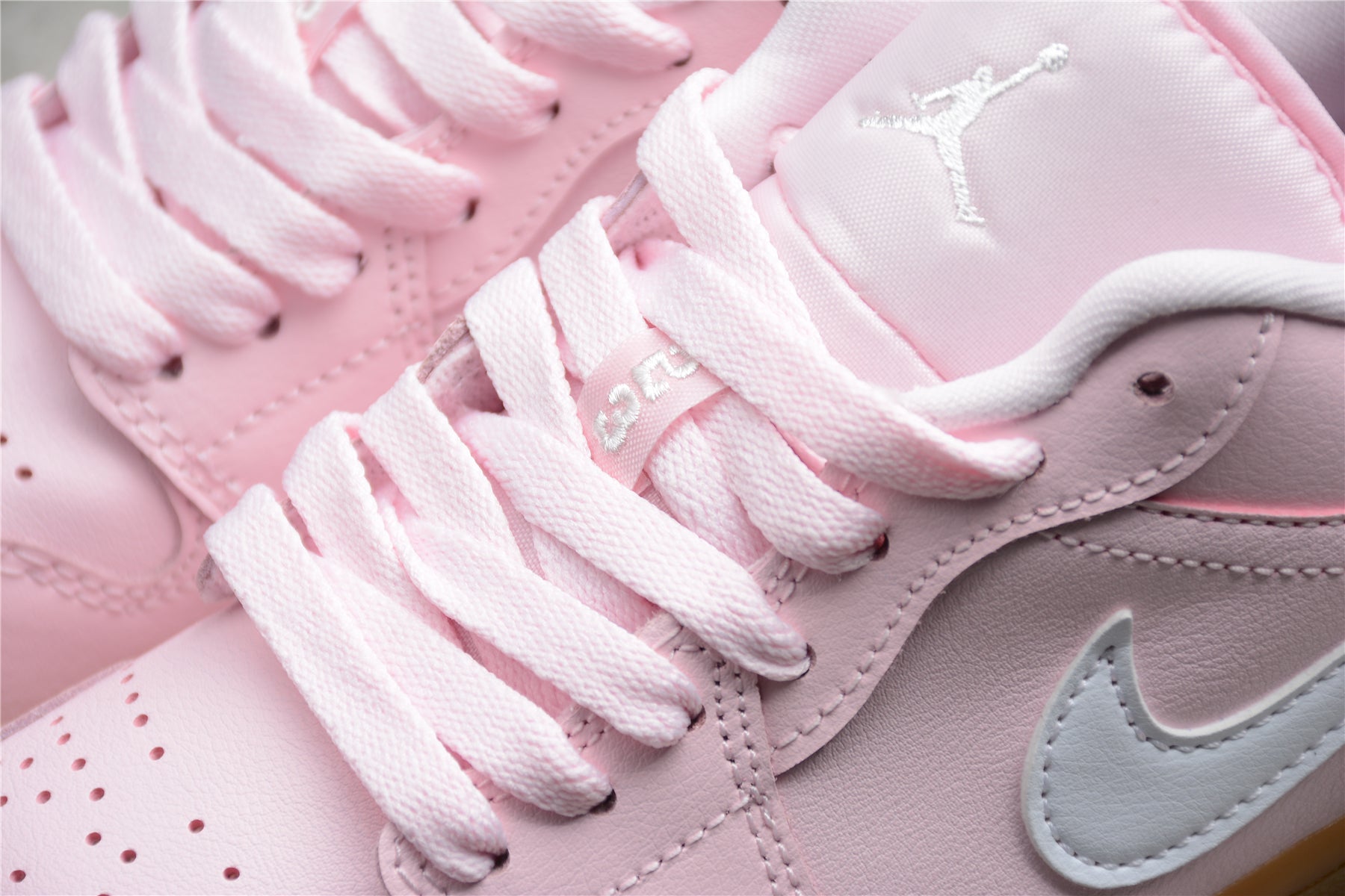 Nike Air Jordan 1 Low "Pink Gum"