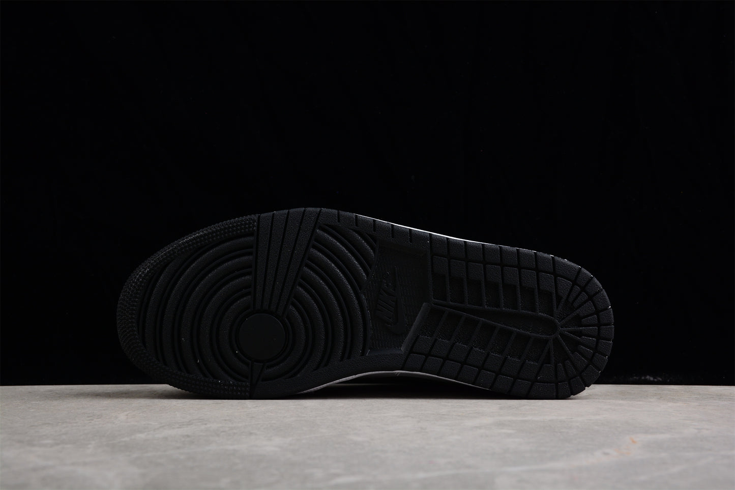 Air Jordan 1 Mid "Monochrome Splatter" Black/White - Best Reps Website 2025