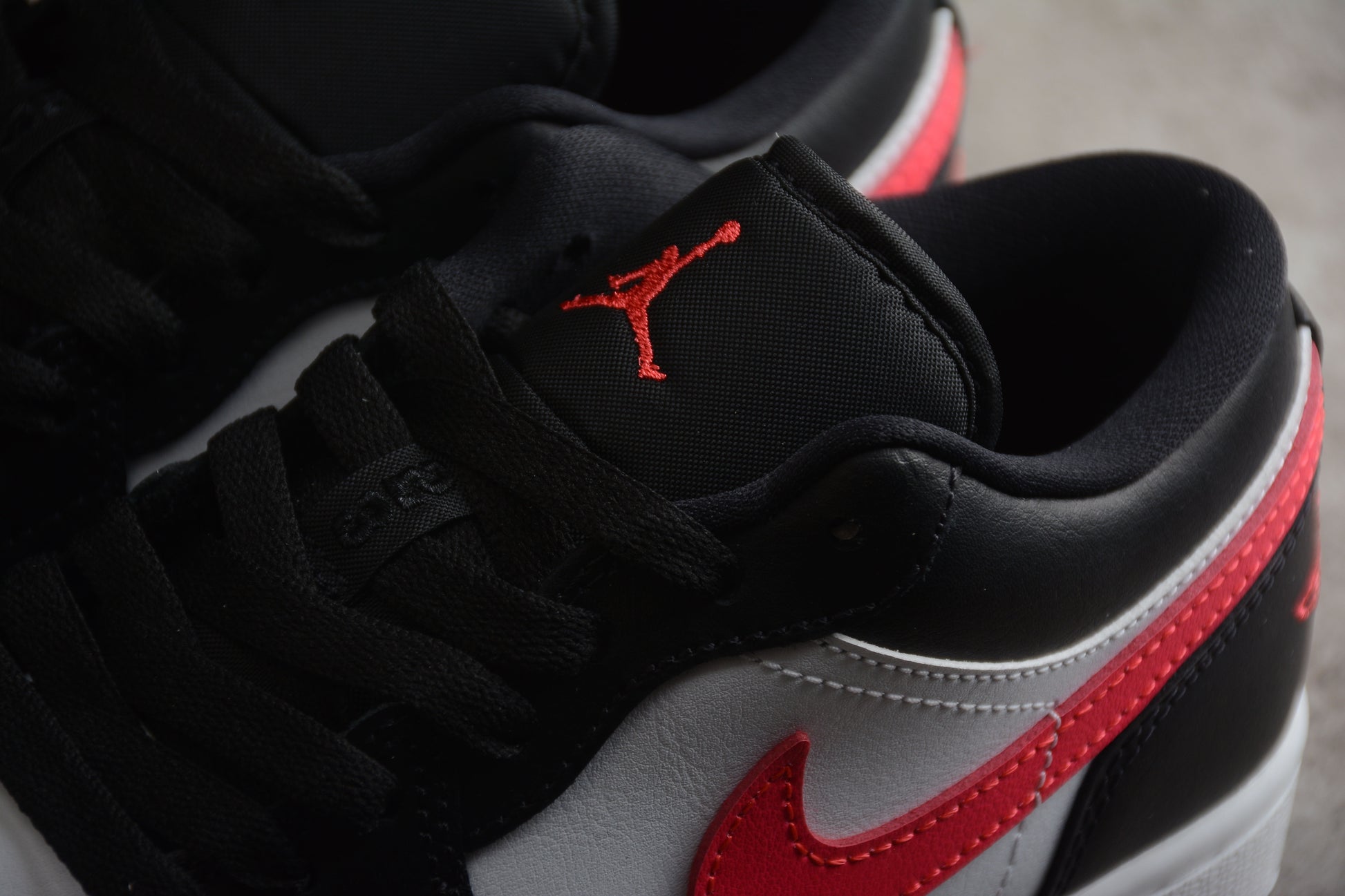 Air Jordan 1 Low "Siren Red"