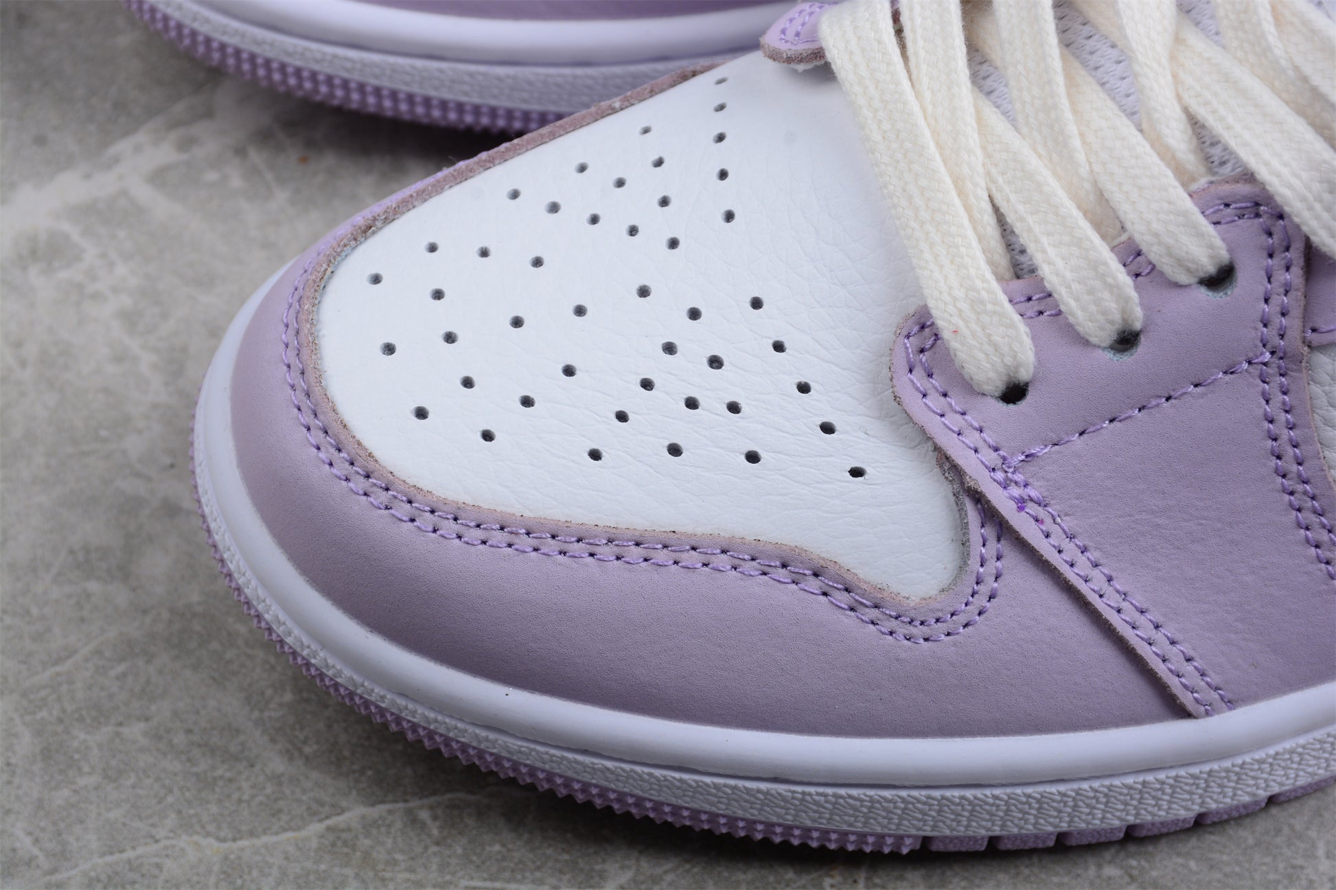 Air Jordan 1 Mid "Valentine’s Day" - Best Reps Website 2025