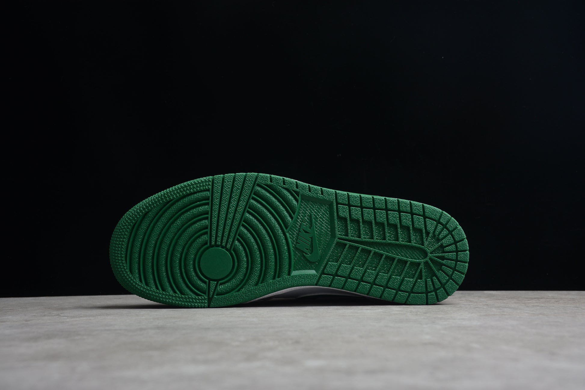 Air Jordan 1 Mid SE "Pine Green - Light Smoke Grey" - Best Reps Website 2025
