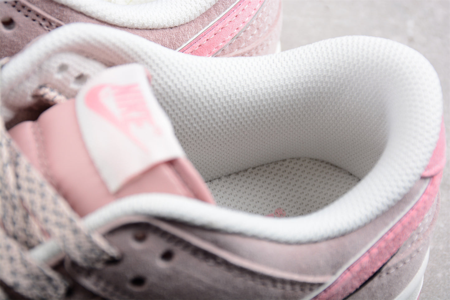 Otomo Katsuhiro x Nike SB Dunk Low "Steamboy OST" Pink - Best Reps Website 2025