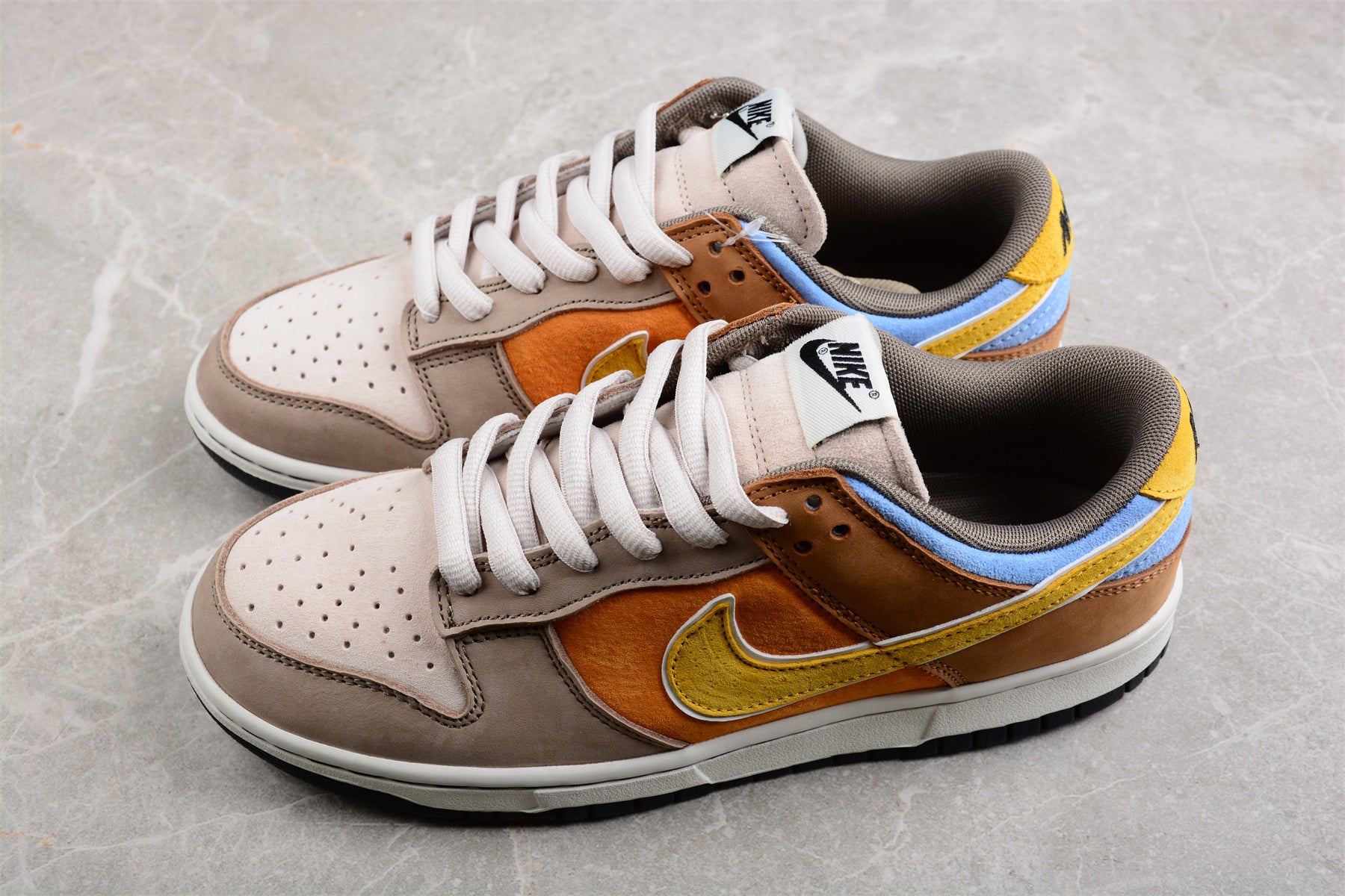 Otomo Katsuhiro x Nike SB Dunk Low "Coffee/Light Brown"