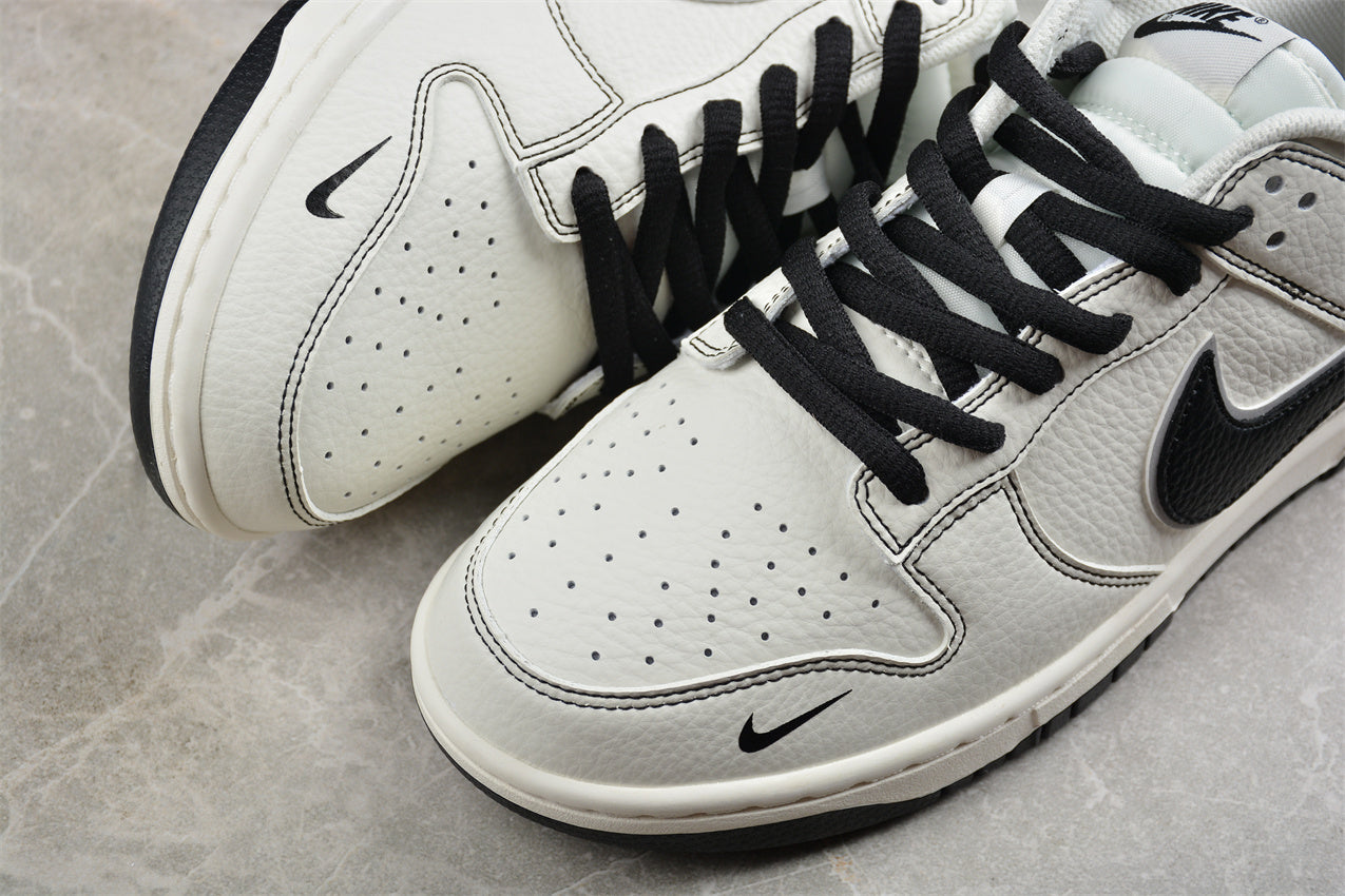 SB Dunk Low Supreme x The North Face White Black