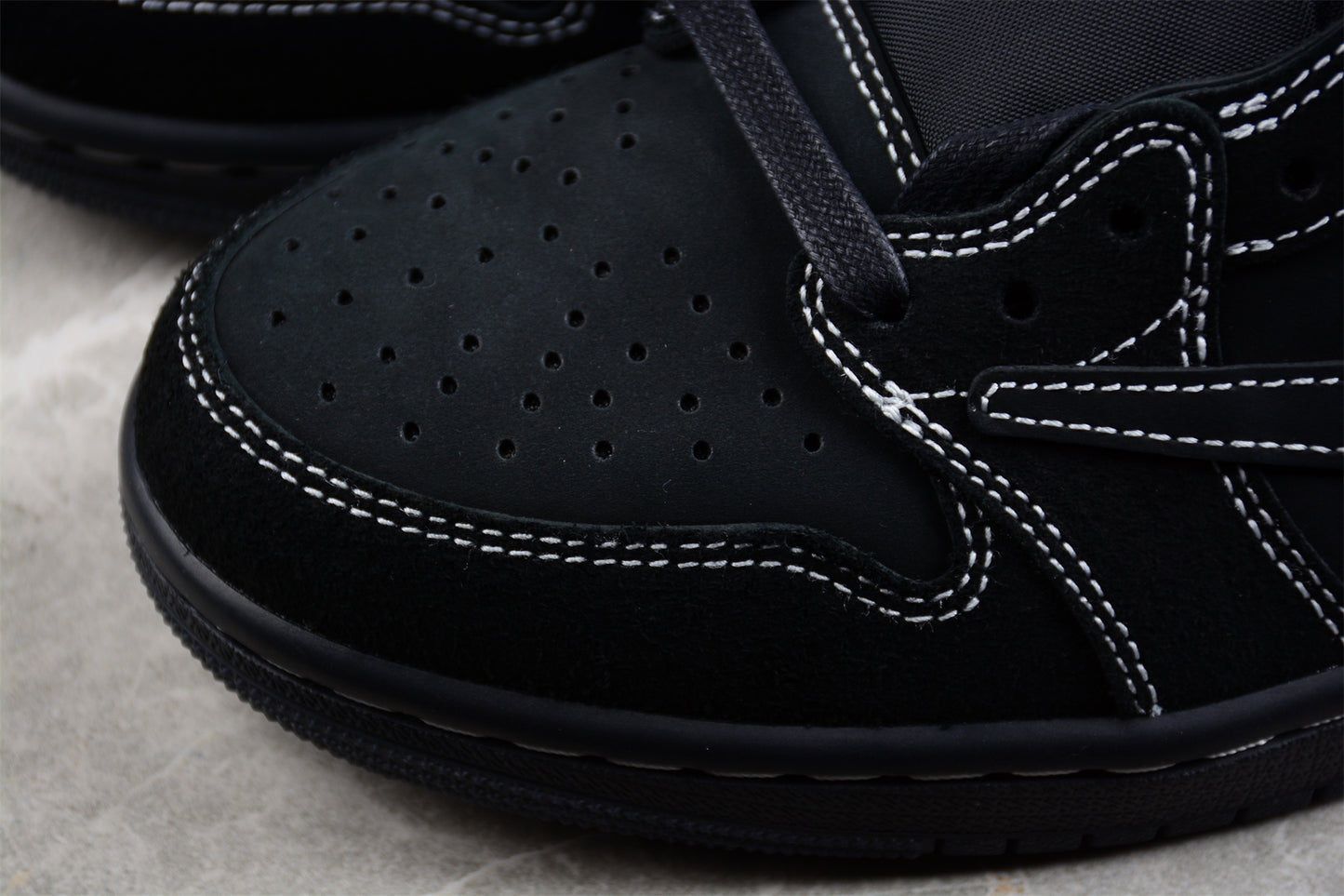 Jordan 1 Retro Low OG SP x Travis Scott "Black Phantom"