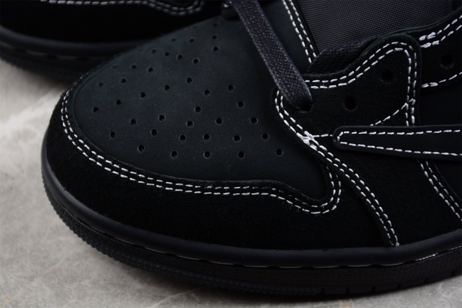 Jordan 1 Retro Low OG SP x Travis Scott "Black Phantom"