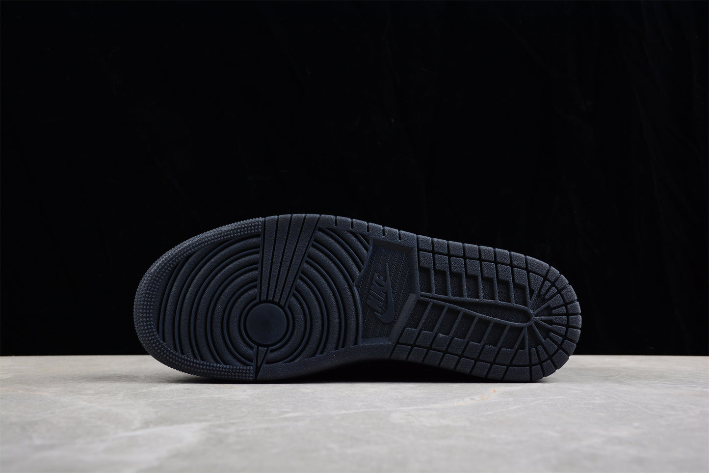 Jordan 1 Retro Low OG SP x Travis Scott "Black Phantom"