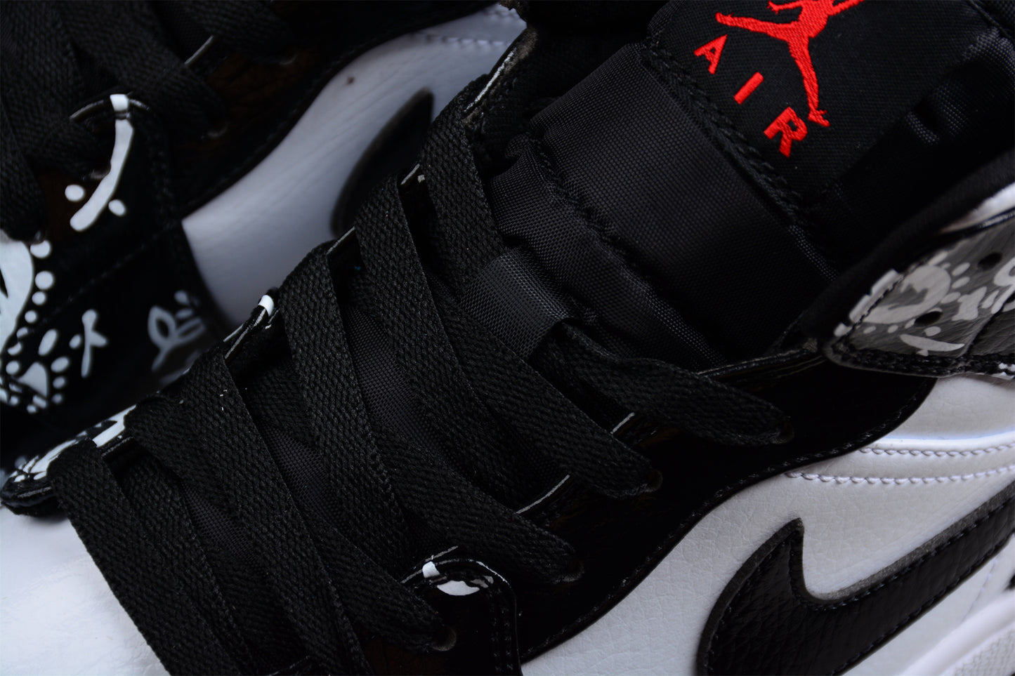 Air Jordan 1 Mid "Monochrome Splatter" Black/White - Best Reps Website 2025