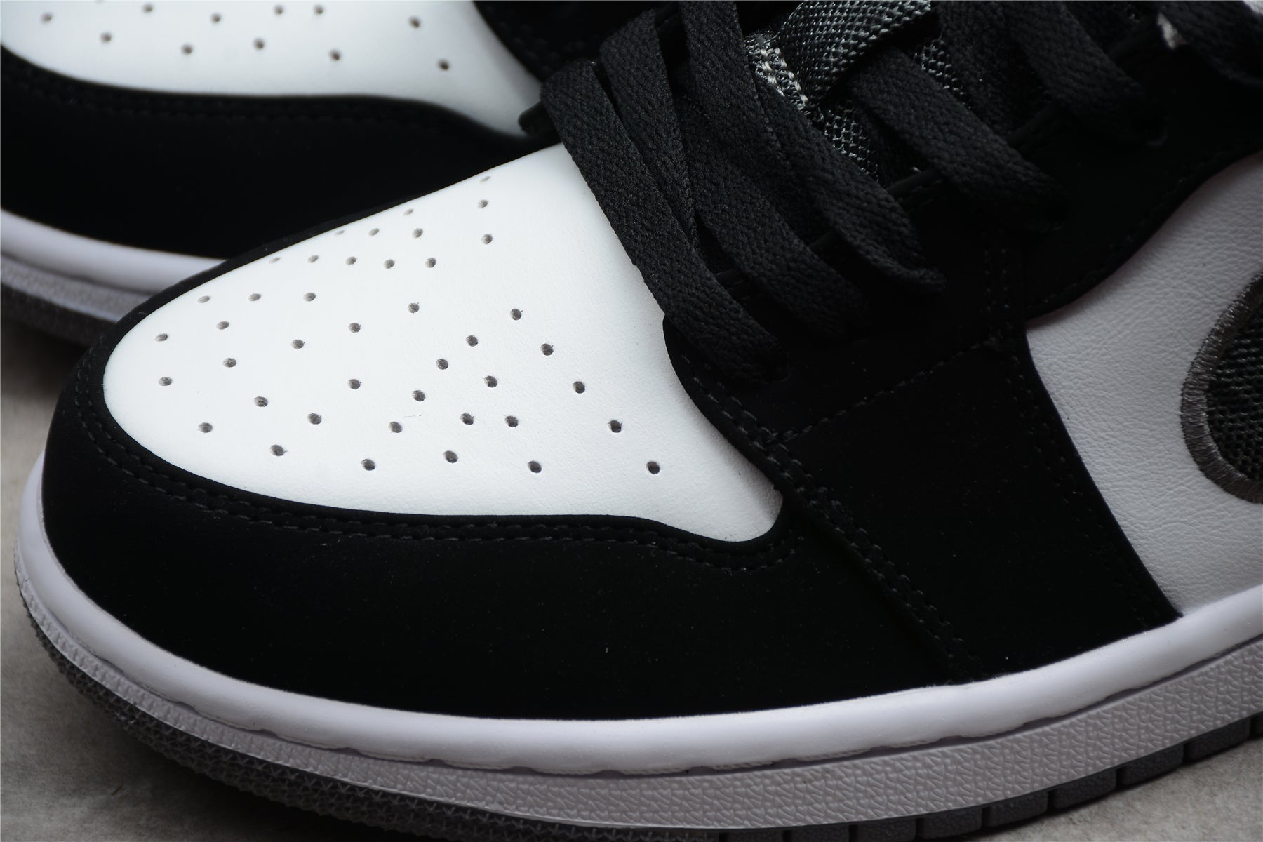 Air Jordan 1 Low "Black White Wolf Grey" 553558-029 - Best Reps Website 2025