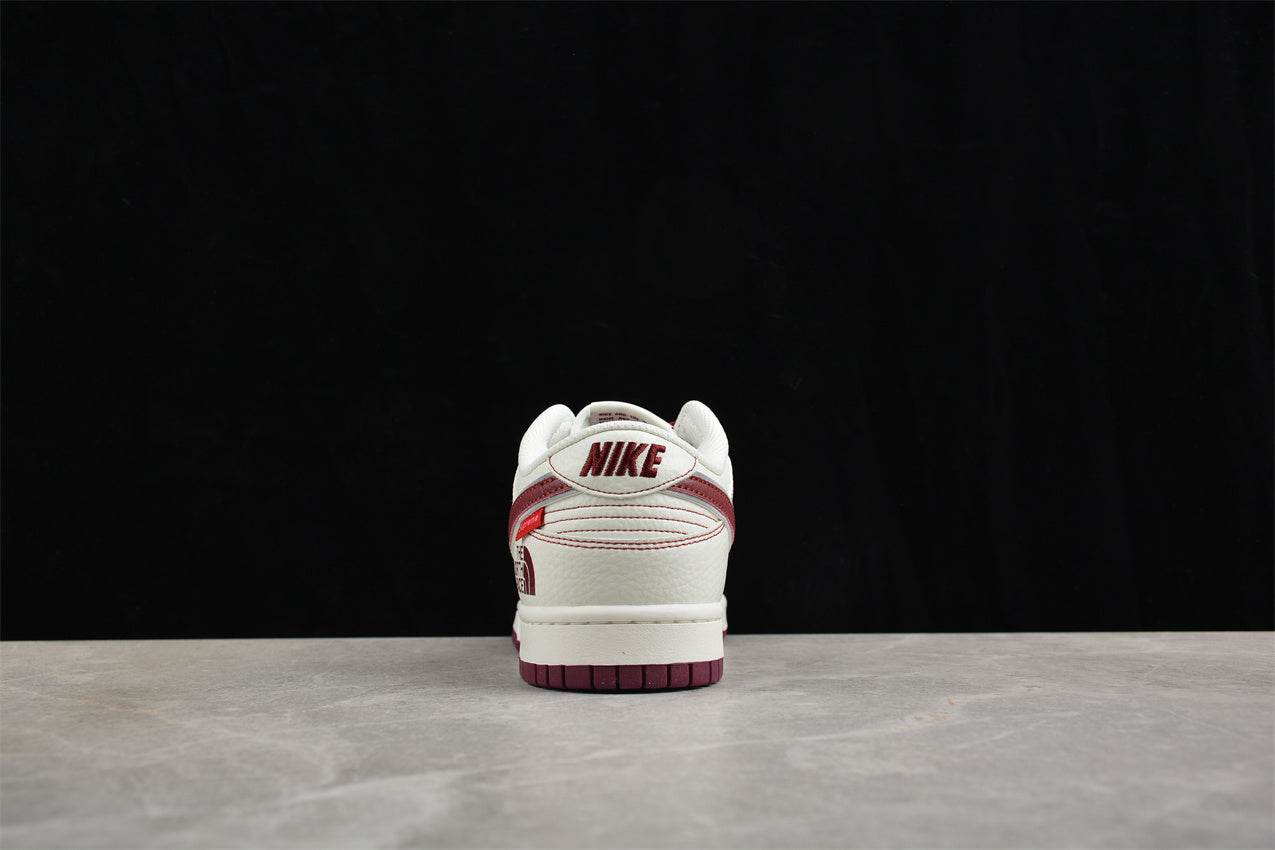 SB Dunk Low Supreme x The North Face White Red