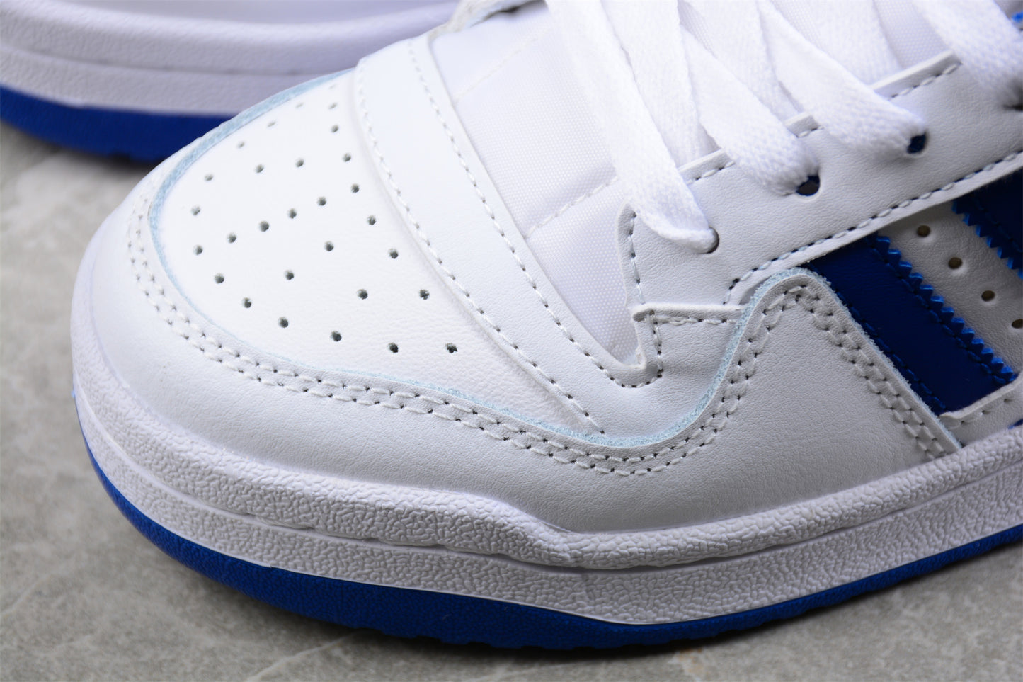 adidas Forum Low “White/Royal Blue”
