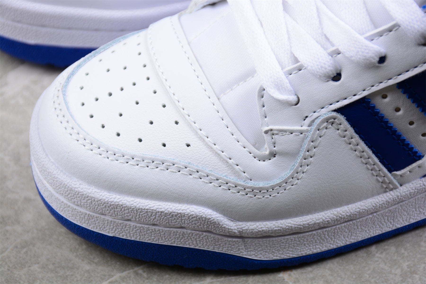 adidas Forum Low “White/Royal Blue”