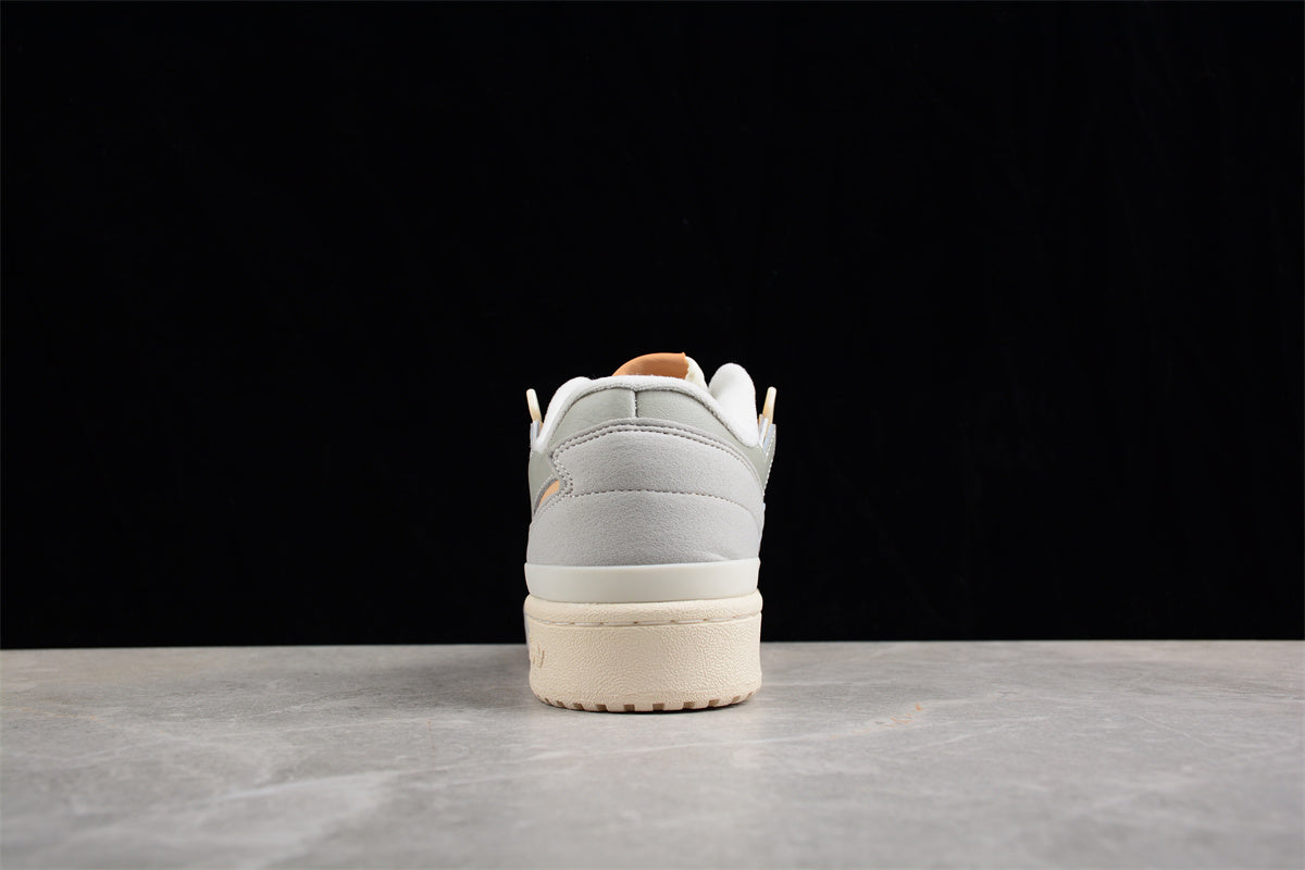adidas Originals Forum Exhibit Low sneakers in Beige/Grey