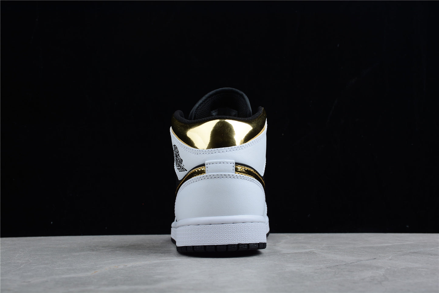 Nike Air Jordan 1 Mid GS White Gold Black