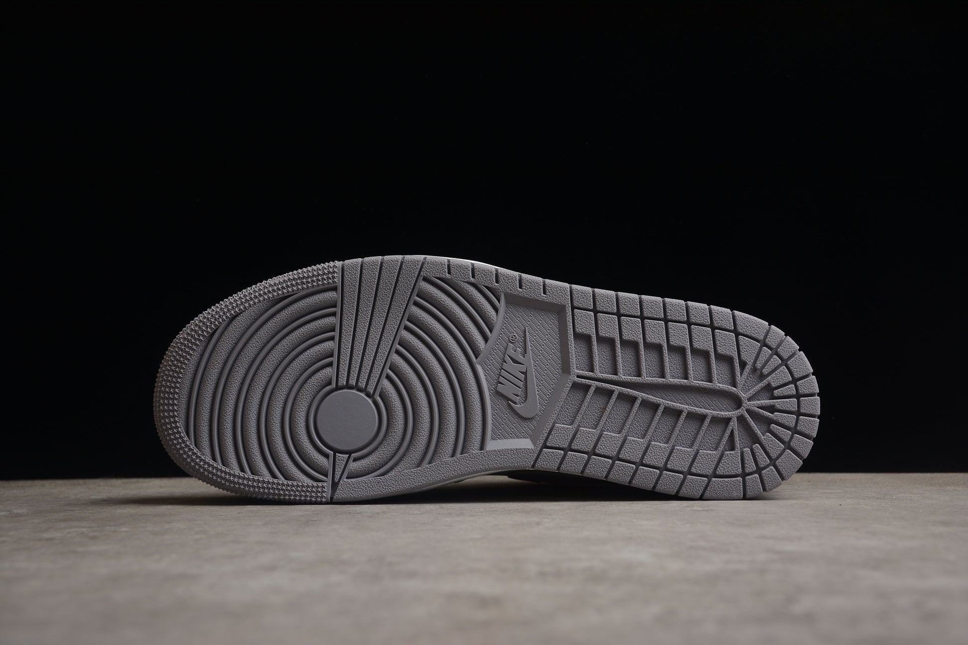 Nike Air Jordan 1 Low "True Blue/Cement Grey"