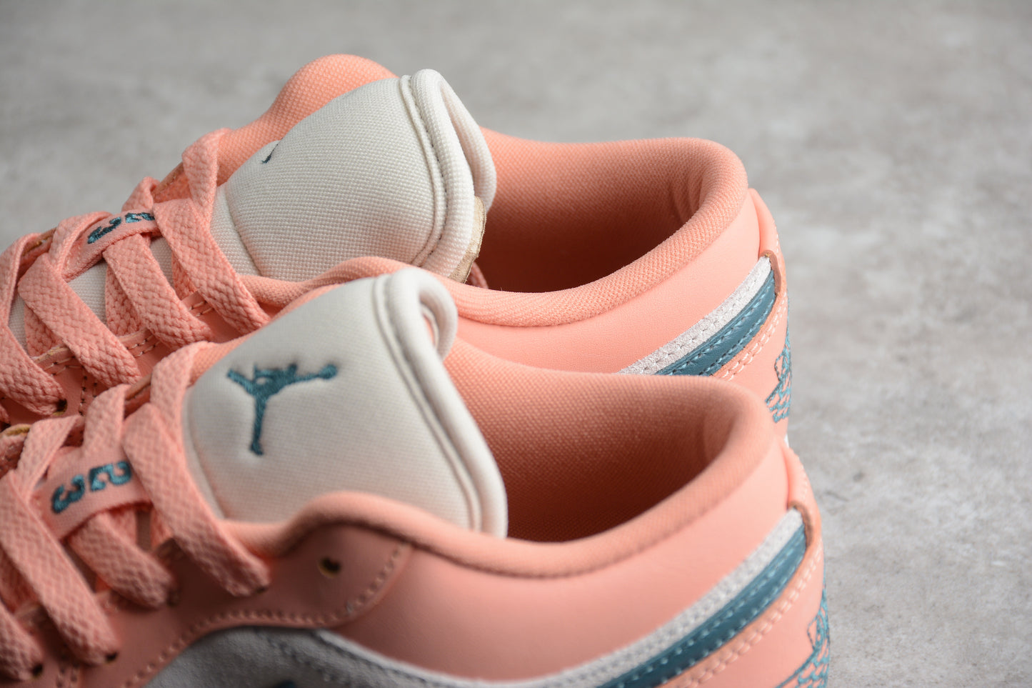 Air Jordan 1 Low "Light Madder Root" v