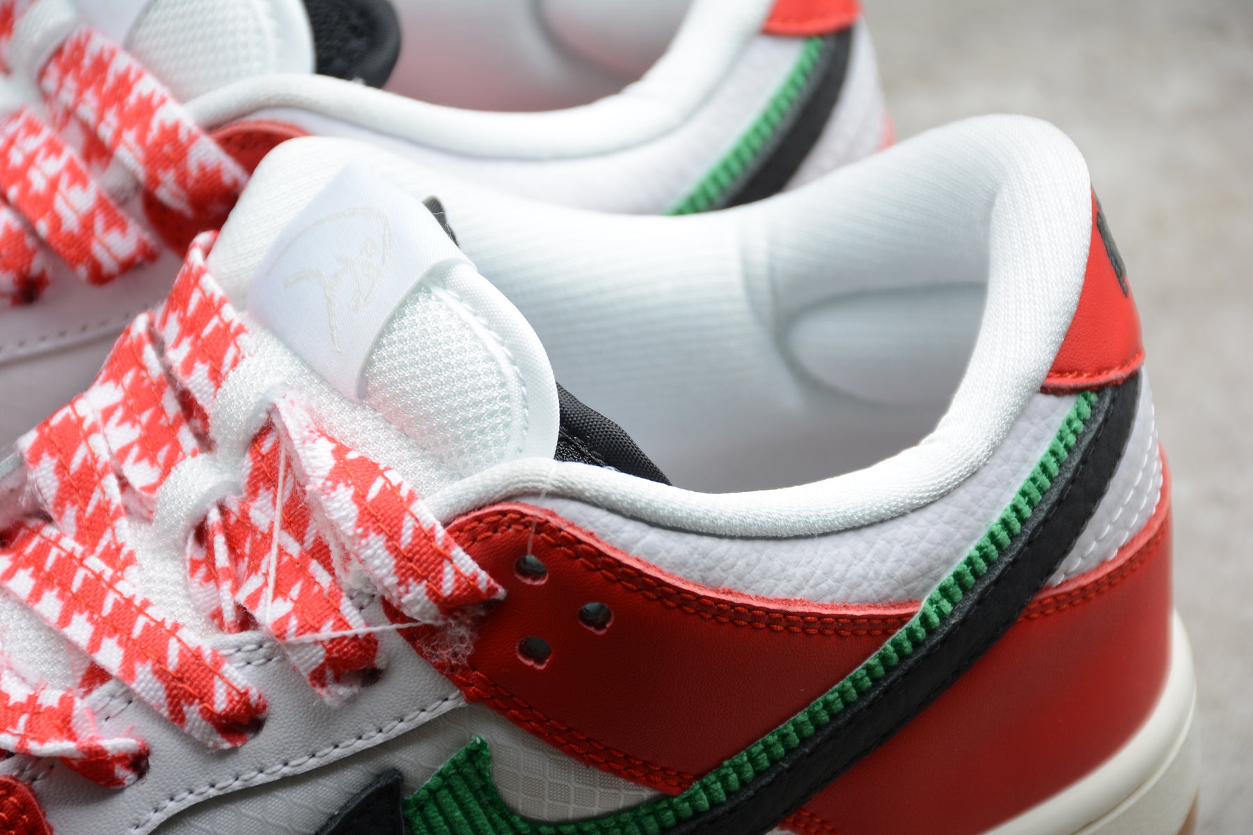 Frame Skate x Nike SB Dunk Low “Habibi”
