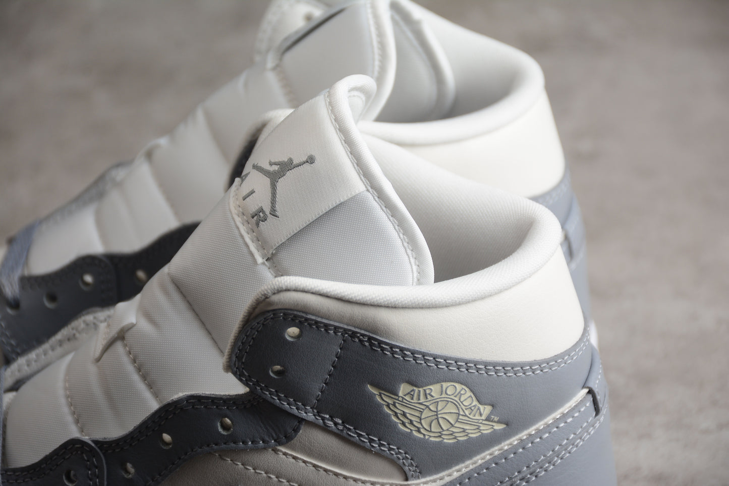 Air Jordan 1 Mid "Stealth Grey"