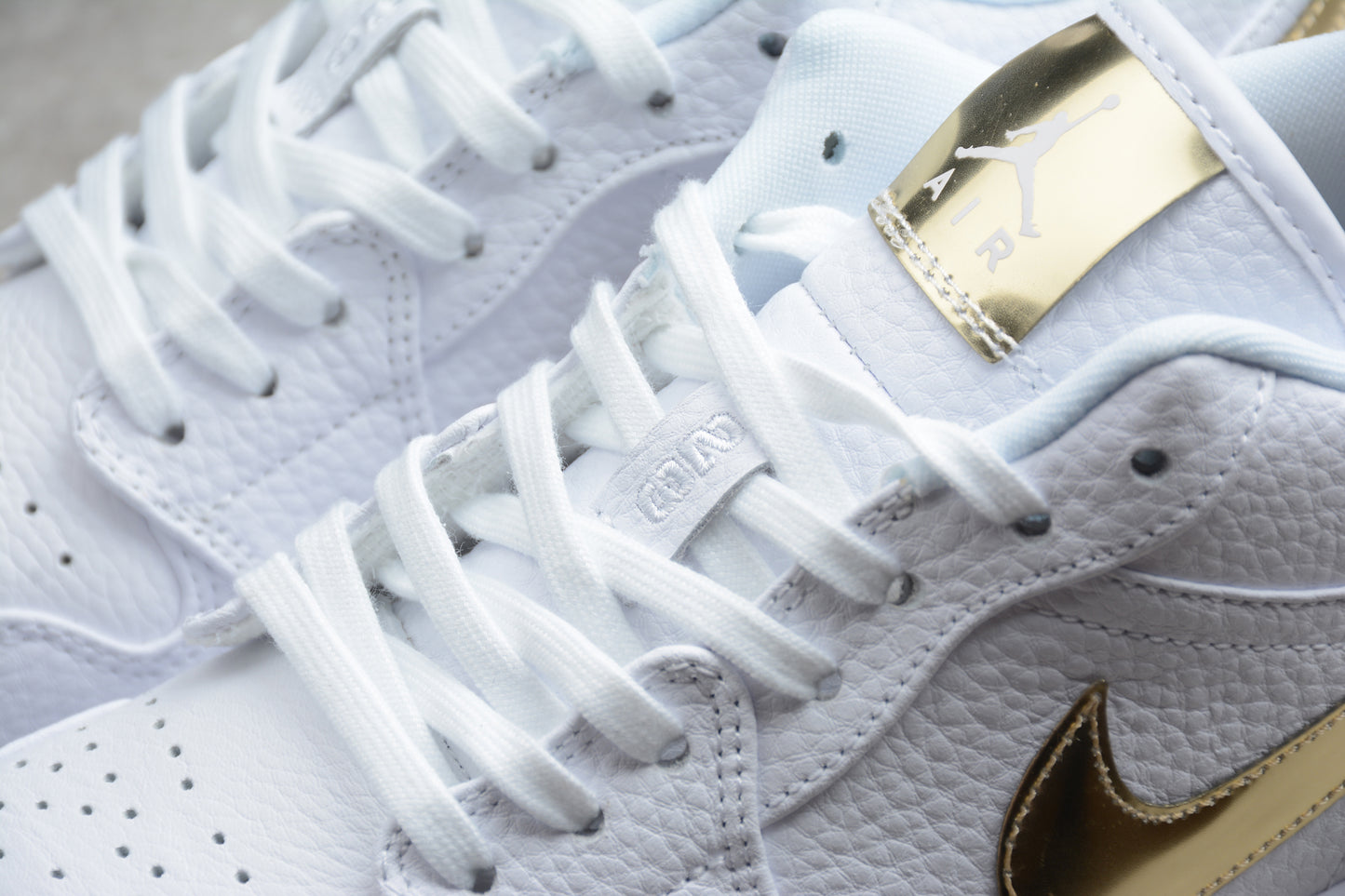 Nike Air Jordan 1 Low SE White Metallic Gold