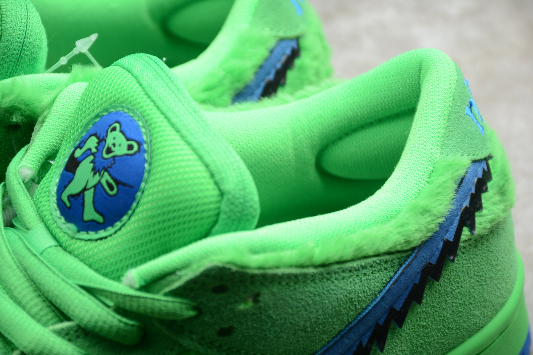  Nike SB Dunk Low Grateful Dead "Green Bear" 