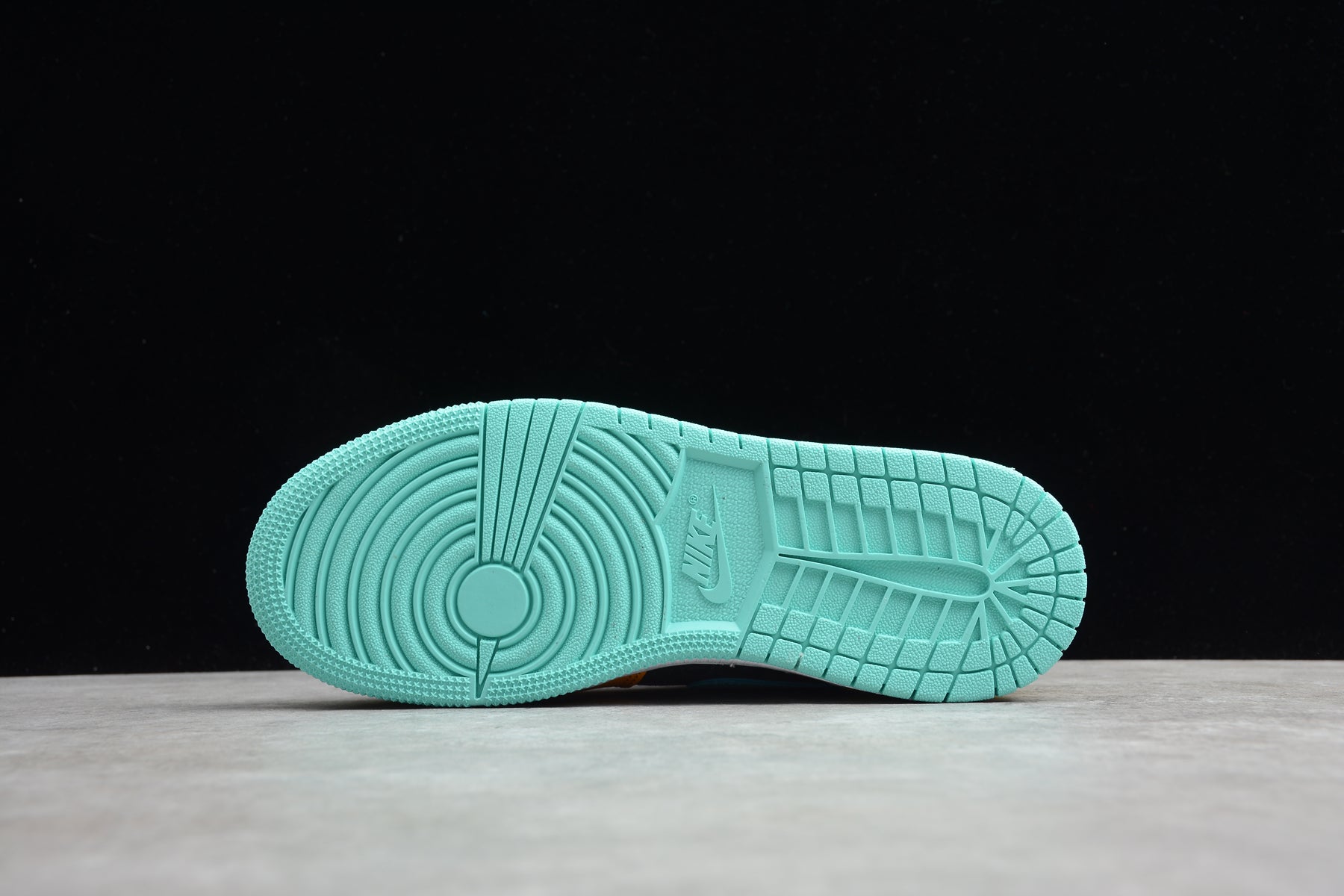 Nike Air Jordan 1 Mid SE GS "Clover Aurora Green" - Best Reps Website 2025