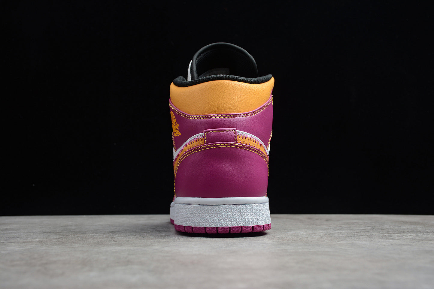 Air Jordan 1 Mid "Familia"