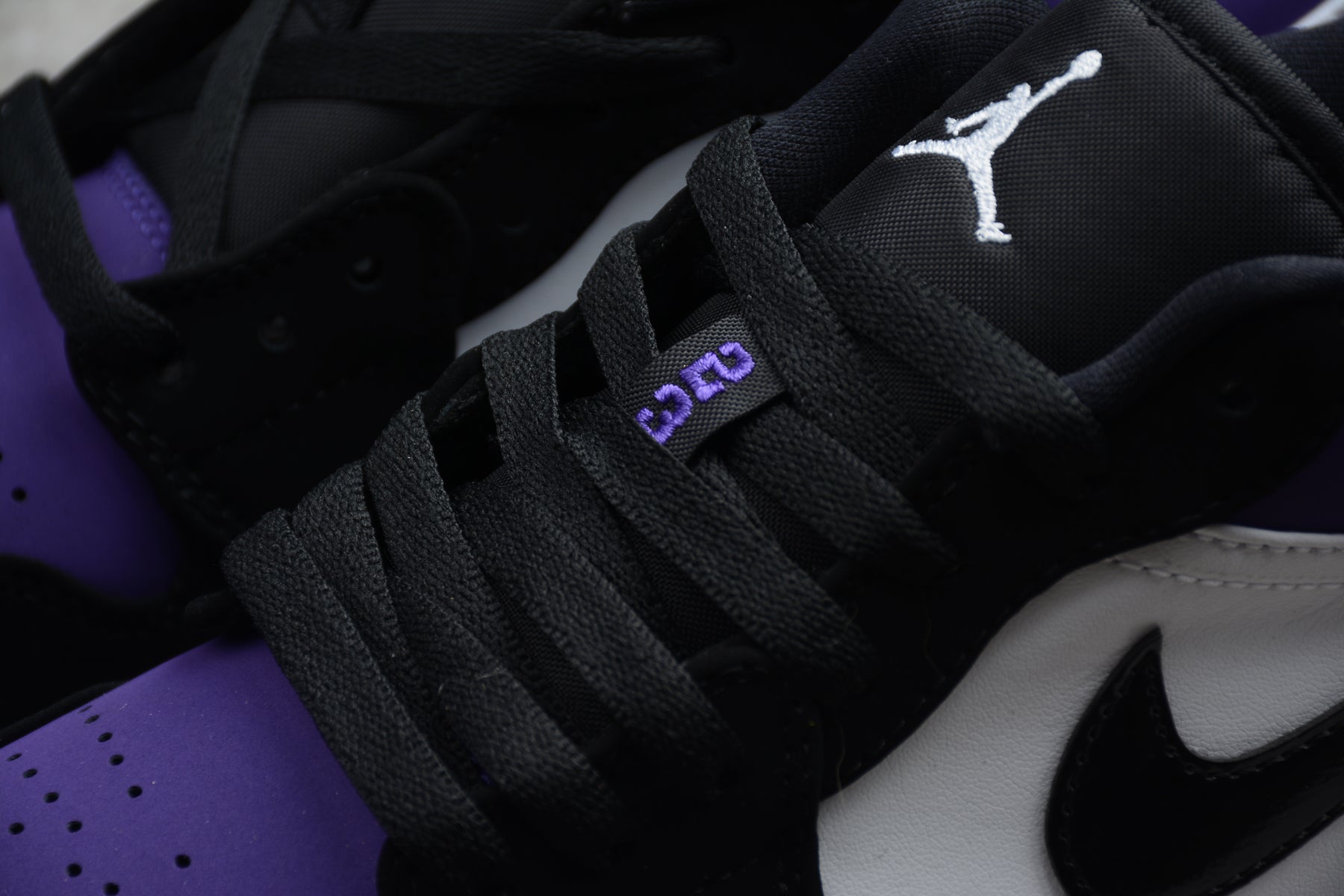 Air Jordan 1 Low "Court Purple" - 553558-125