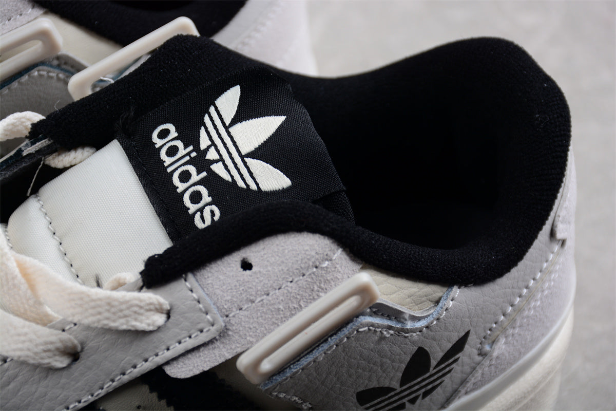 adidas Originals Forum Exhibit Low in Grey/Black
