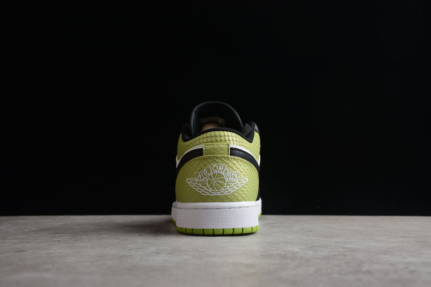 Air Jordan 1 Low SE "Vivid Green Snakeskin"