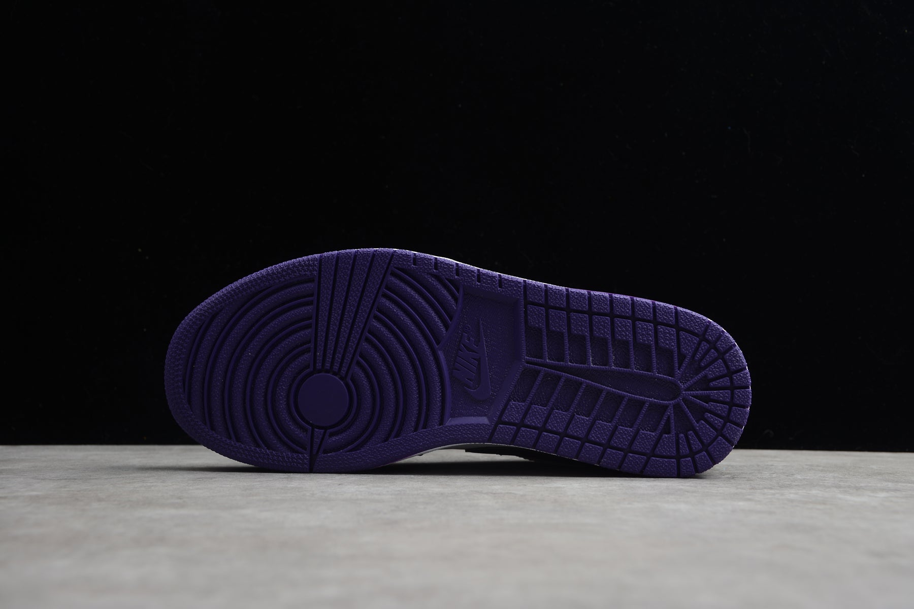 Air Jordan 1 Low "Court Purple" - 553558-125