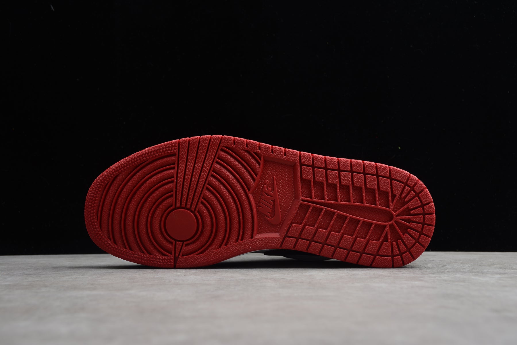 Air Jordan 1 Low "Black Toe"