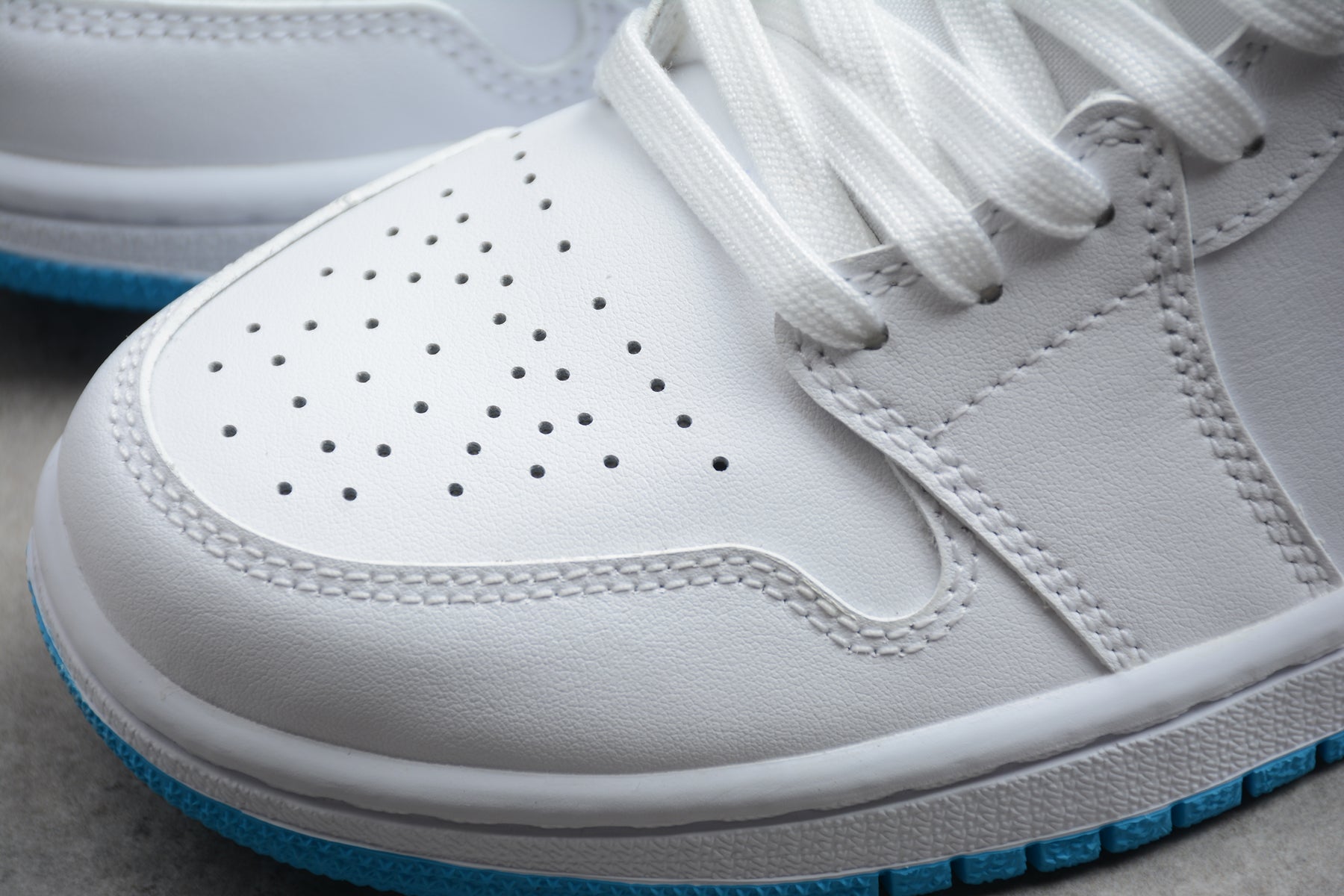 Nike Air Jordan 1 Mid "UNC White Dark Powder Blue" - Best Reps Website 2025