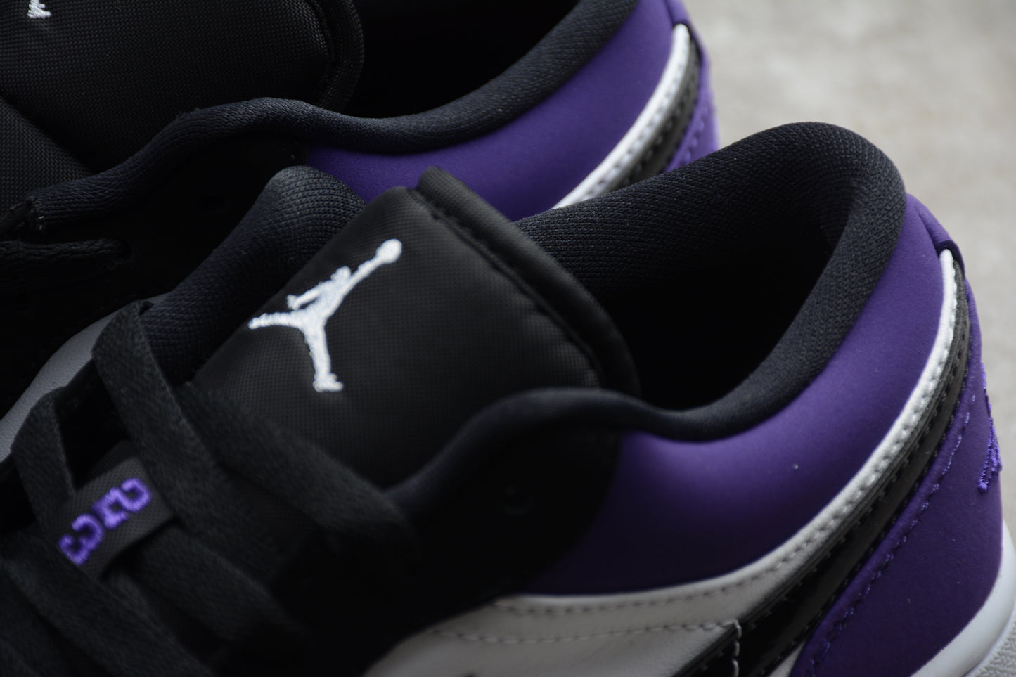 Air Jordan 1 Low "Court Purple" - 553558-125