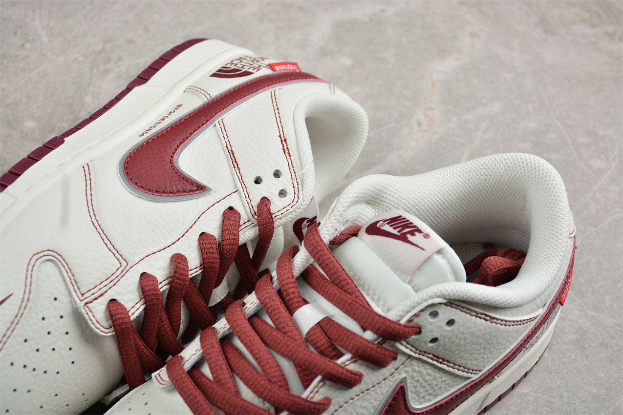 SB Dunk Low Supreme x The North Face White Red