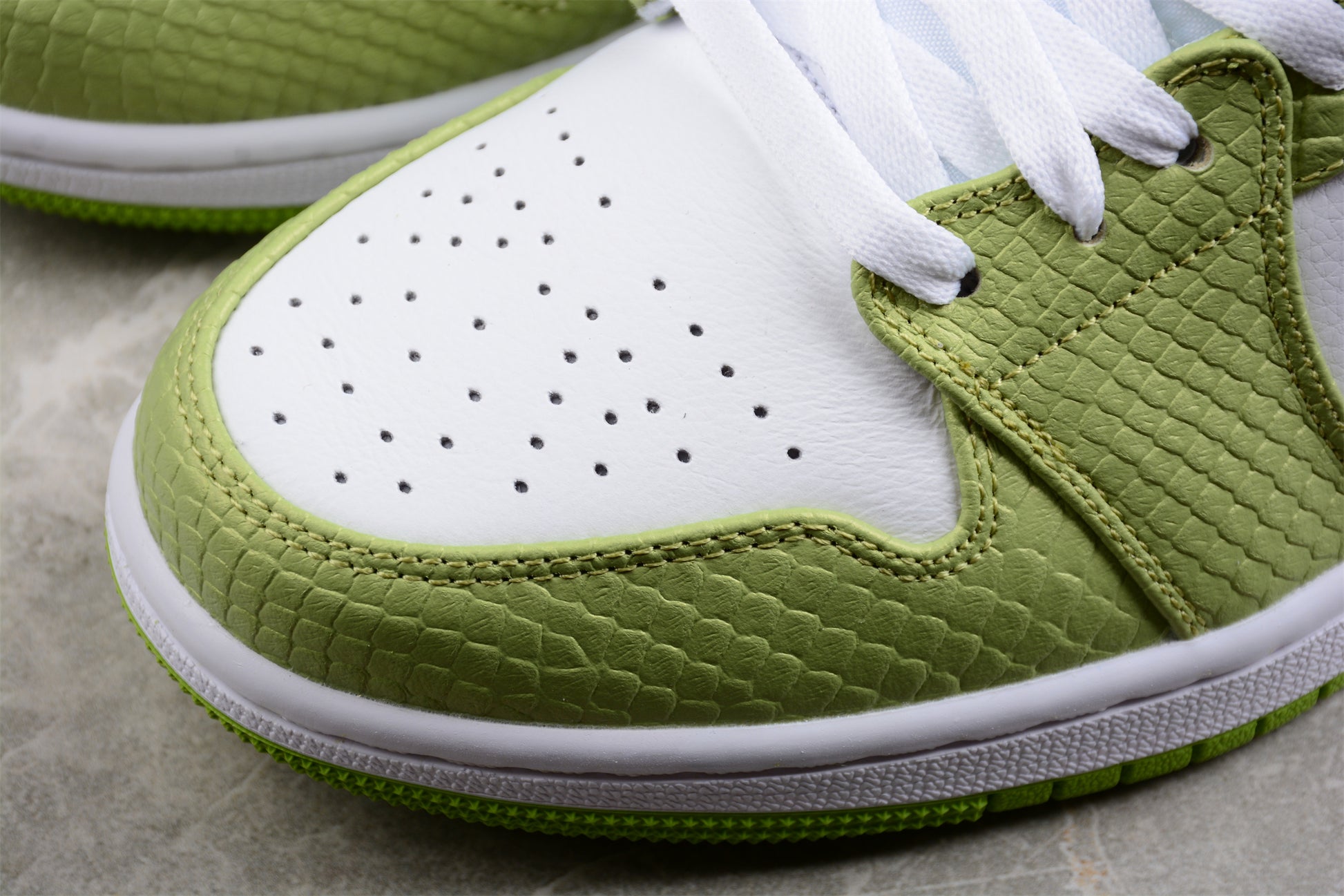 Nike Air Jordan 1 Mid SE "Green Python" - Best Reps Website 2025