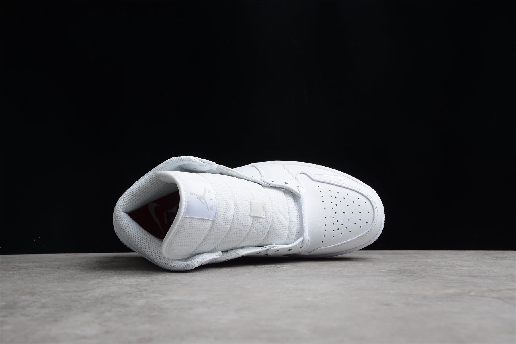 Air Jordan 1 Mid "Euro Tour" - Best Reps Website 2025