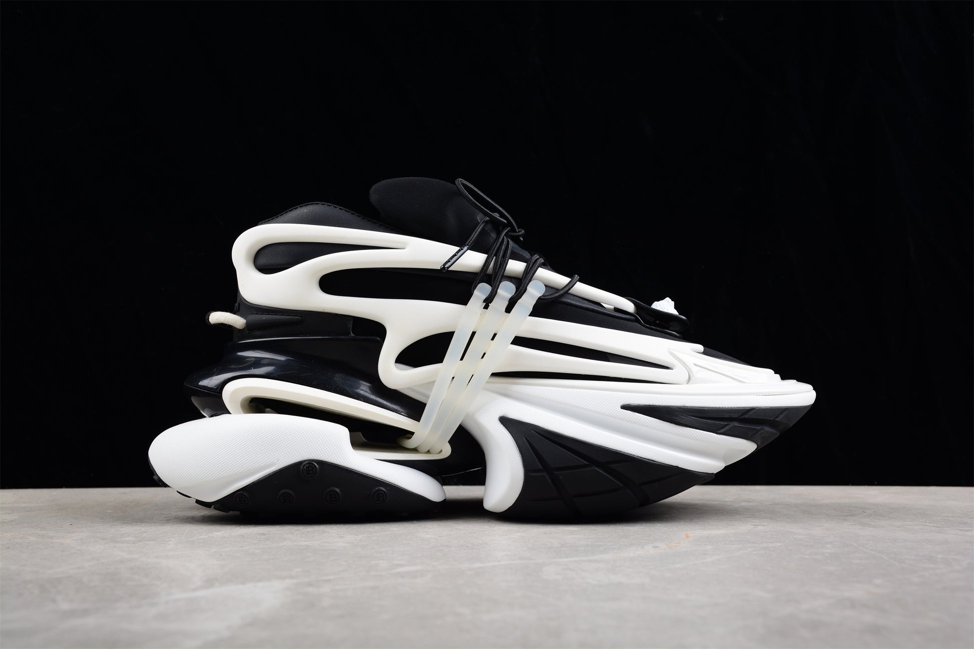 Balmain Unicorn Low-Top Sneakers in White/Black – Neoprene &amp; Leather - Best Reps Website 2025
