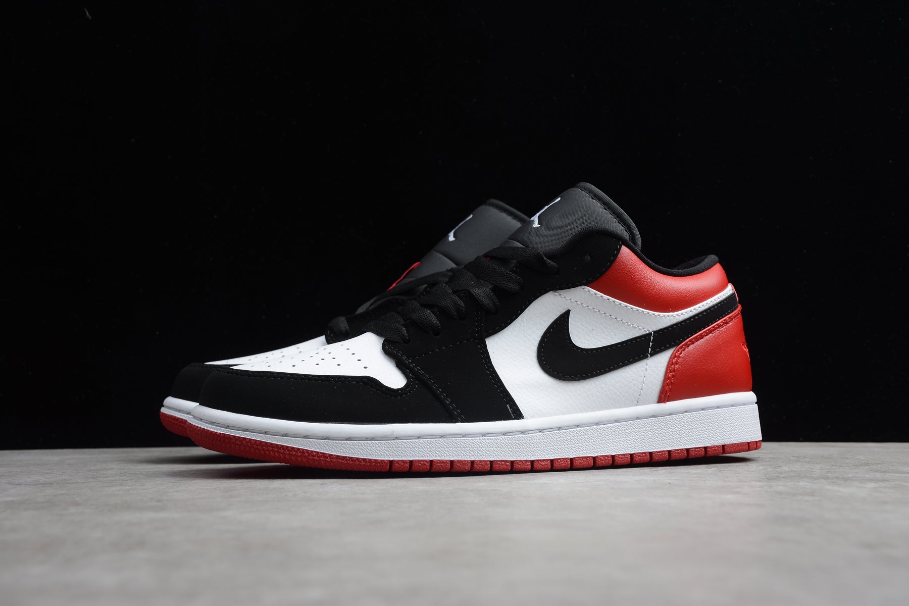 Air Jordan 1 Low "Black Toe"